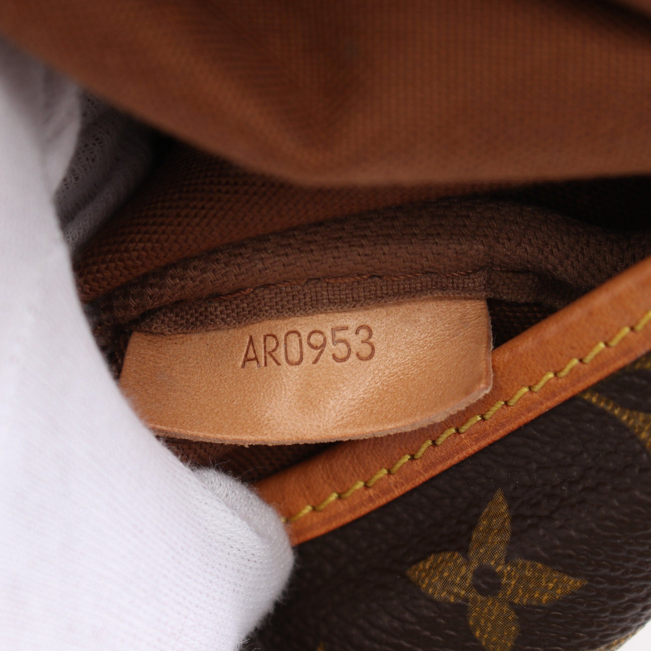 Louis Vuitton Louis Vuitton Saumur 30 Monogram Shoulder Bag Leather Brown Size ONE SIZE - 6 Thumbnail