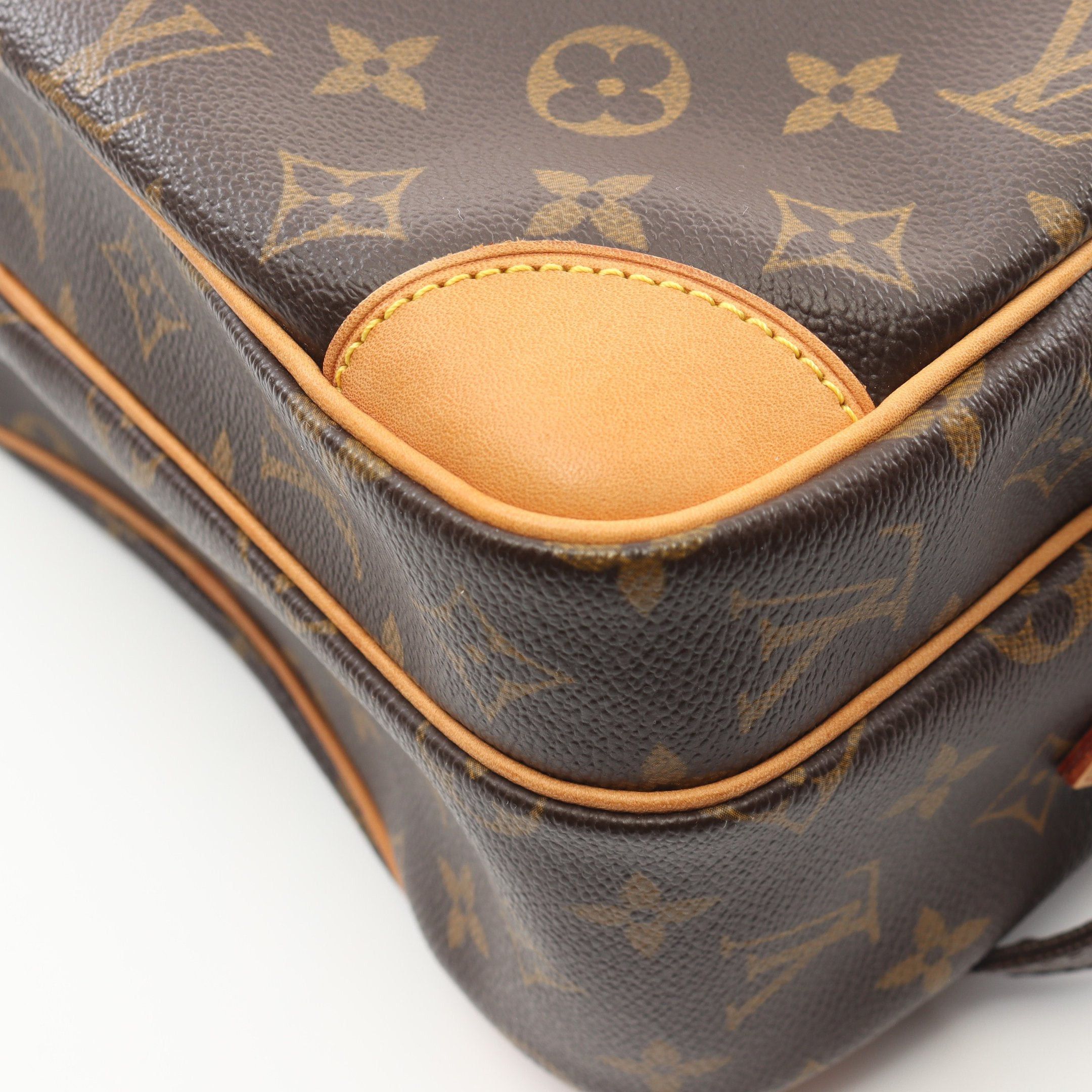 Louis Vuitton Louis Vuitton Nil Monogram Shoulder Bag Leather Brown Size ONE SIZE - 6 Thumbnail