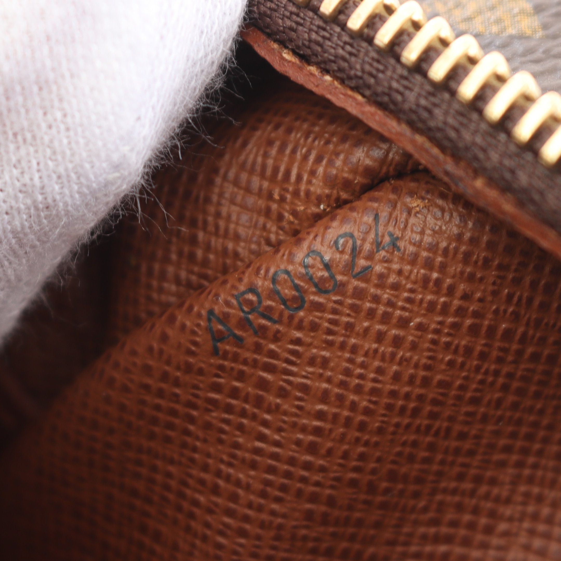 Louis Vuitton Louis Vuitton Nil Monogram Shoulder Bag Leather Brown Size ONE SIZE - 5 Thumbnail
