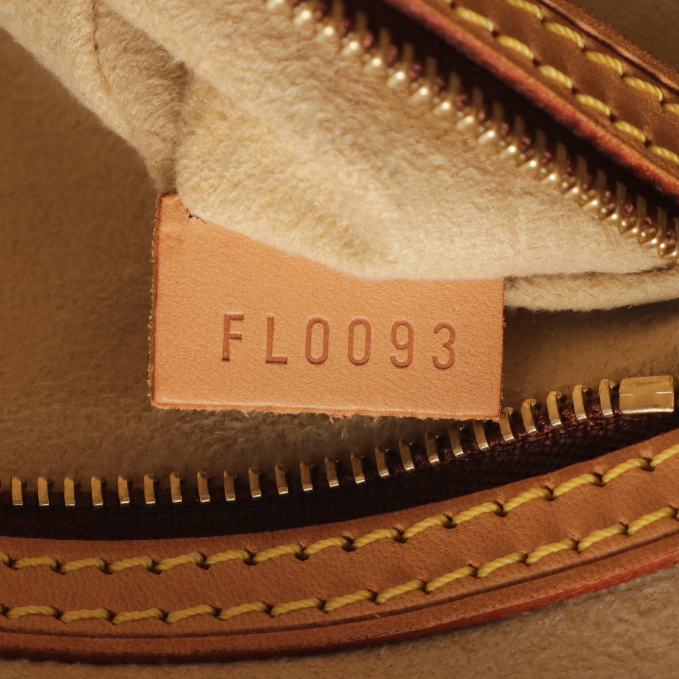 Louis Vuitton Louis Vuitton Looping Mm Monogram Shoulder Bag Leather Brown Size ONE SIZE - 5 Thumbnail