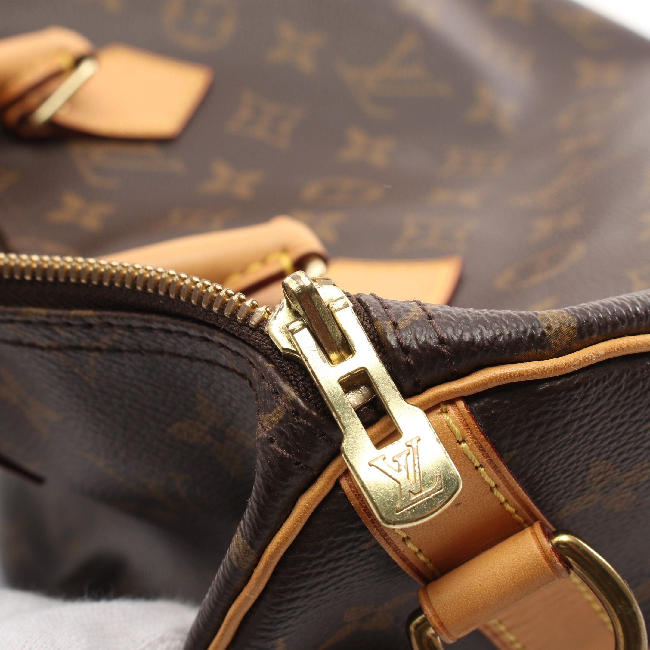 Louis Vuitton Louis Vuitton Speedy 35 Monogram Handbag Leather Brown Size ONE SIZE - 9 Thumbnail