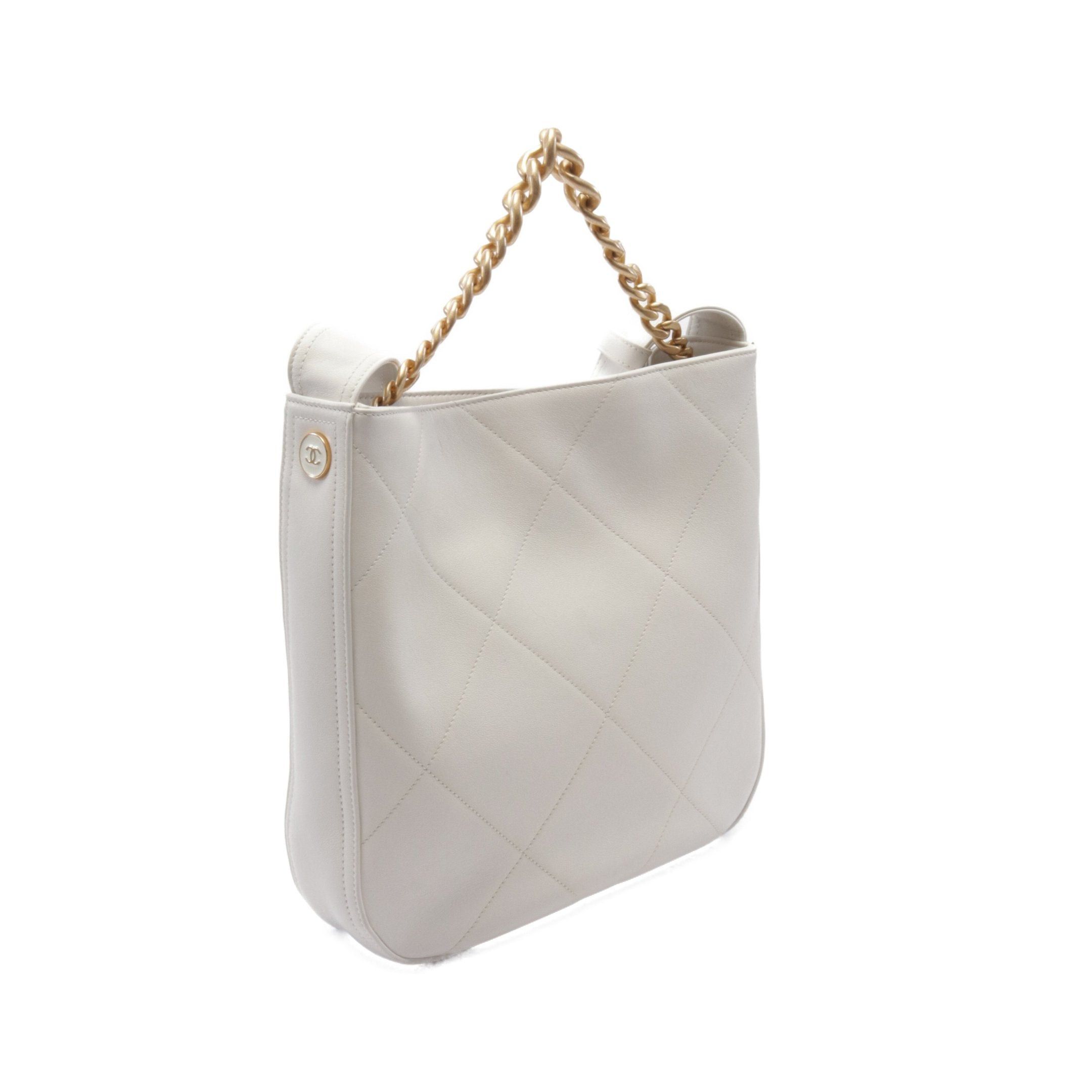 Chanel Chanel Matelasse Shoulder Bag Leather White Gold Hardware Size ONE SIZE - 2 Thumbnail