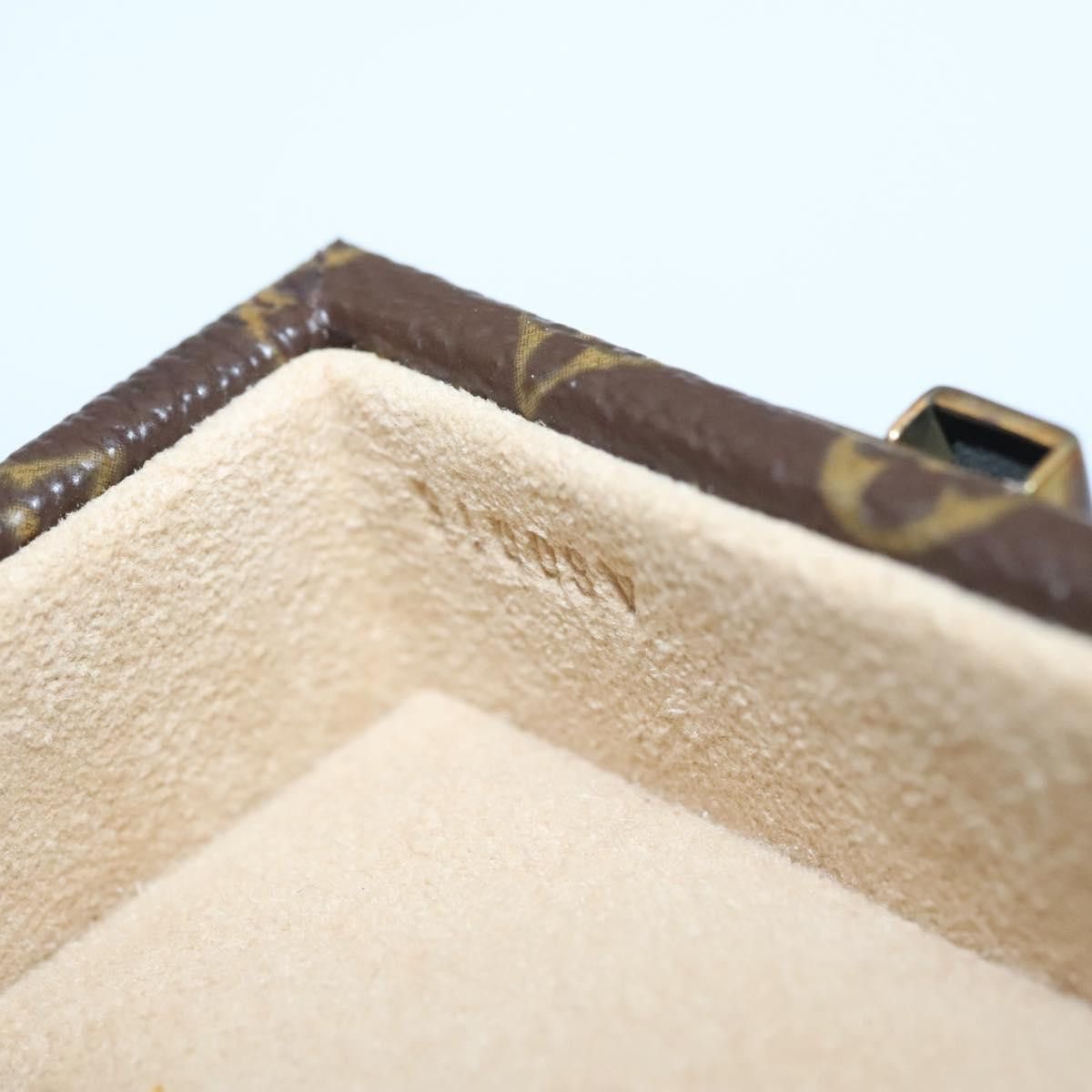 Louis Vuitton Jewelry Case Brown Canvas Clutch Bag (Pre-Owned) Size ONE SIZE - 20 Thumbnail