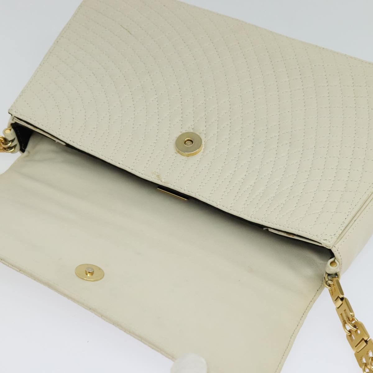 Bally Quilted Beige Leather Shoulder Bag (Pre-Owned) Size ONE SIZE - 14 Thumbnail