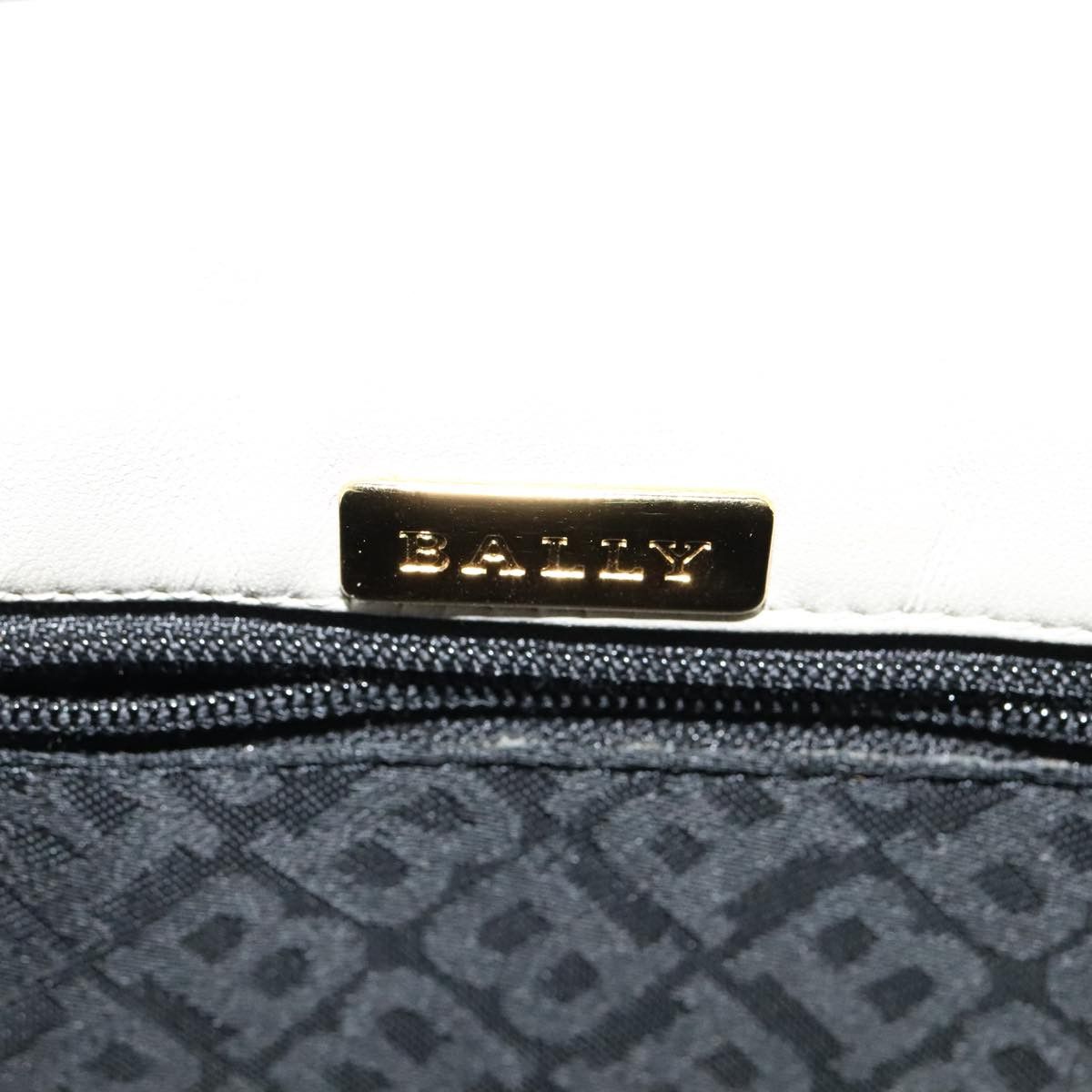 Bally Quilted Beige Leather Shoulder Bag (Pre-Owned) Size ONE SIZE - 20 Thumbnail