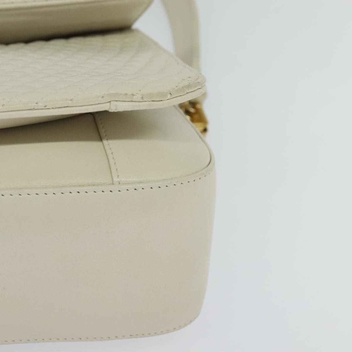 Bally Quilted Beige Leather Shoulder Bag (Pre-Owned) Size ONE SIZE - 11 Thumbnail