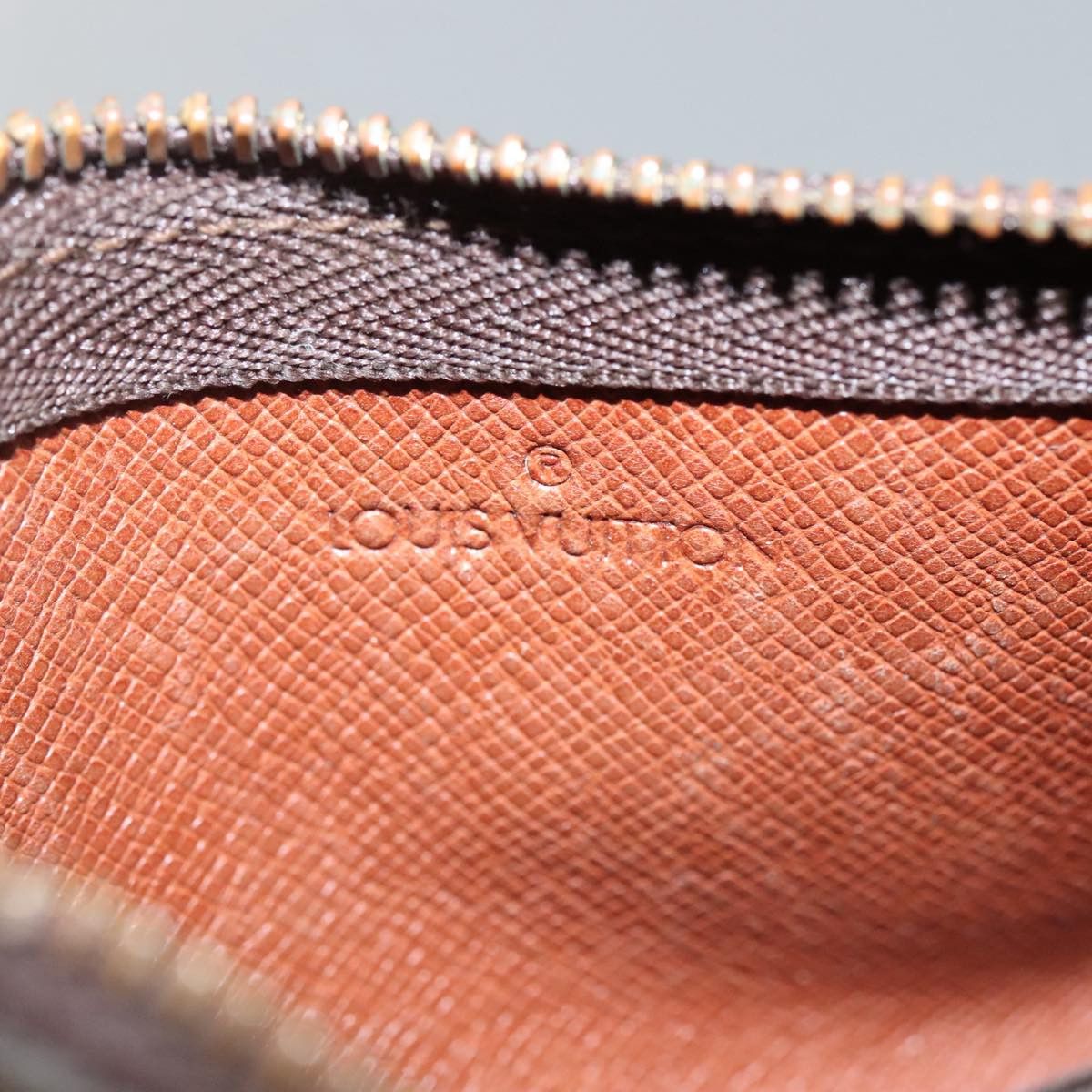 Louis Vuitton Pochette Clés Brown Canvas Wallet (Pre-Owned) Size ONE SIZE - 19 Thumbnail