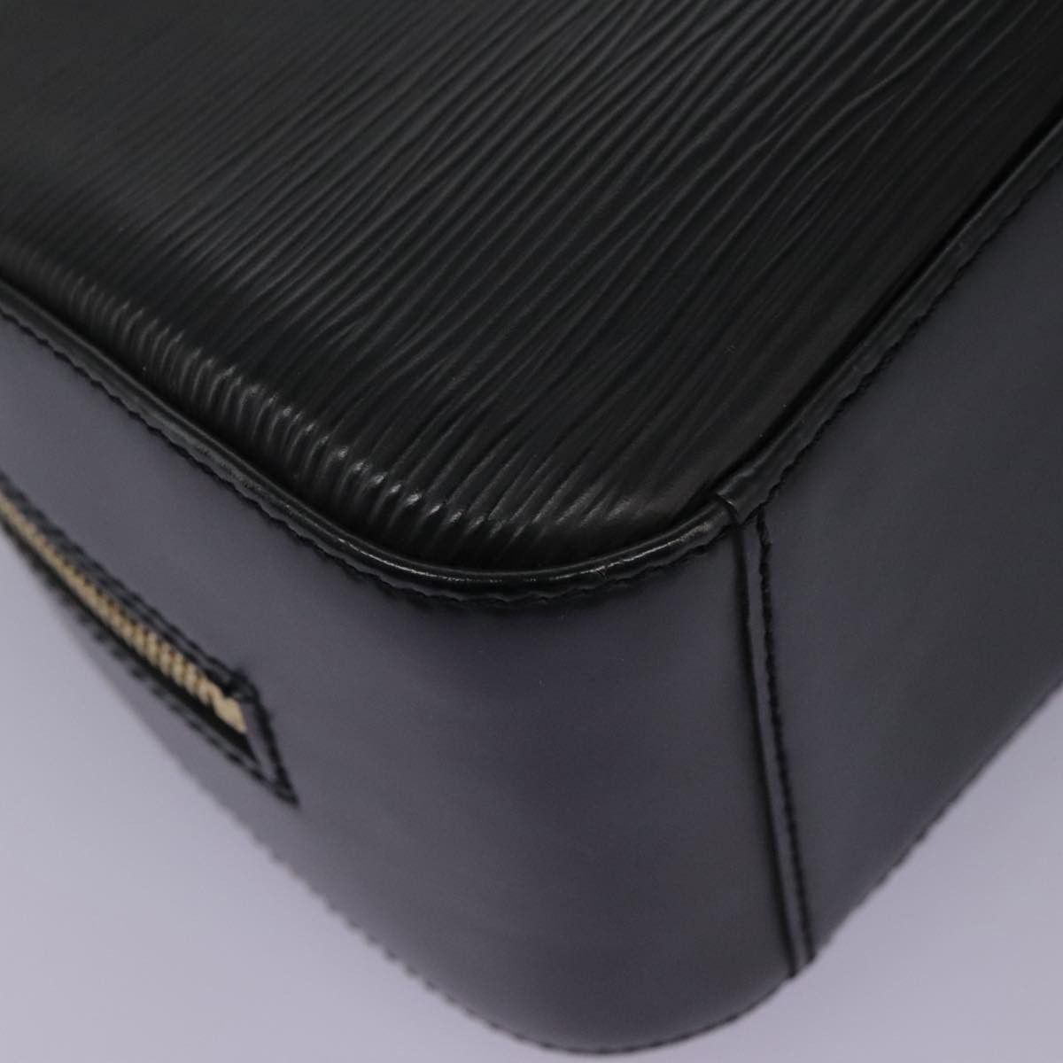 Louis Vuitton Jasmine Black Leather Handbag (Pre-Owned) Size ONE SIZE - 6 Thumbnail