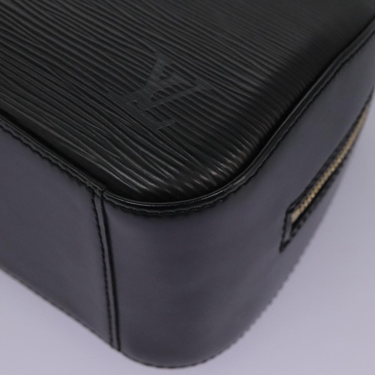 Louis Vuitton Jasmine Black Leather Handbag (Pre-Owned) Size ONE SIZE - 8 Thumbnail