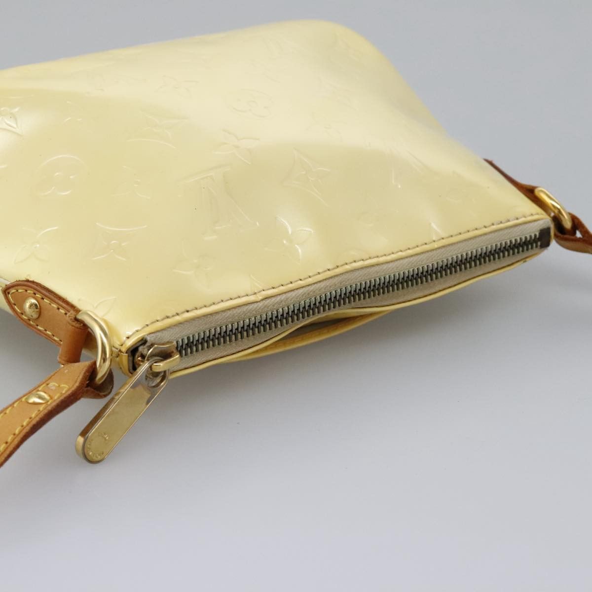 Louis Vuitton Minna Beige Patent Leather Shoulder Bag (Pre-Owned) Size ONE SIZE - 5 Thumbnail