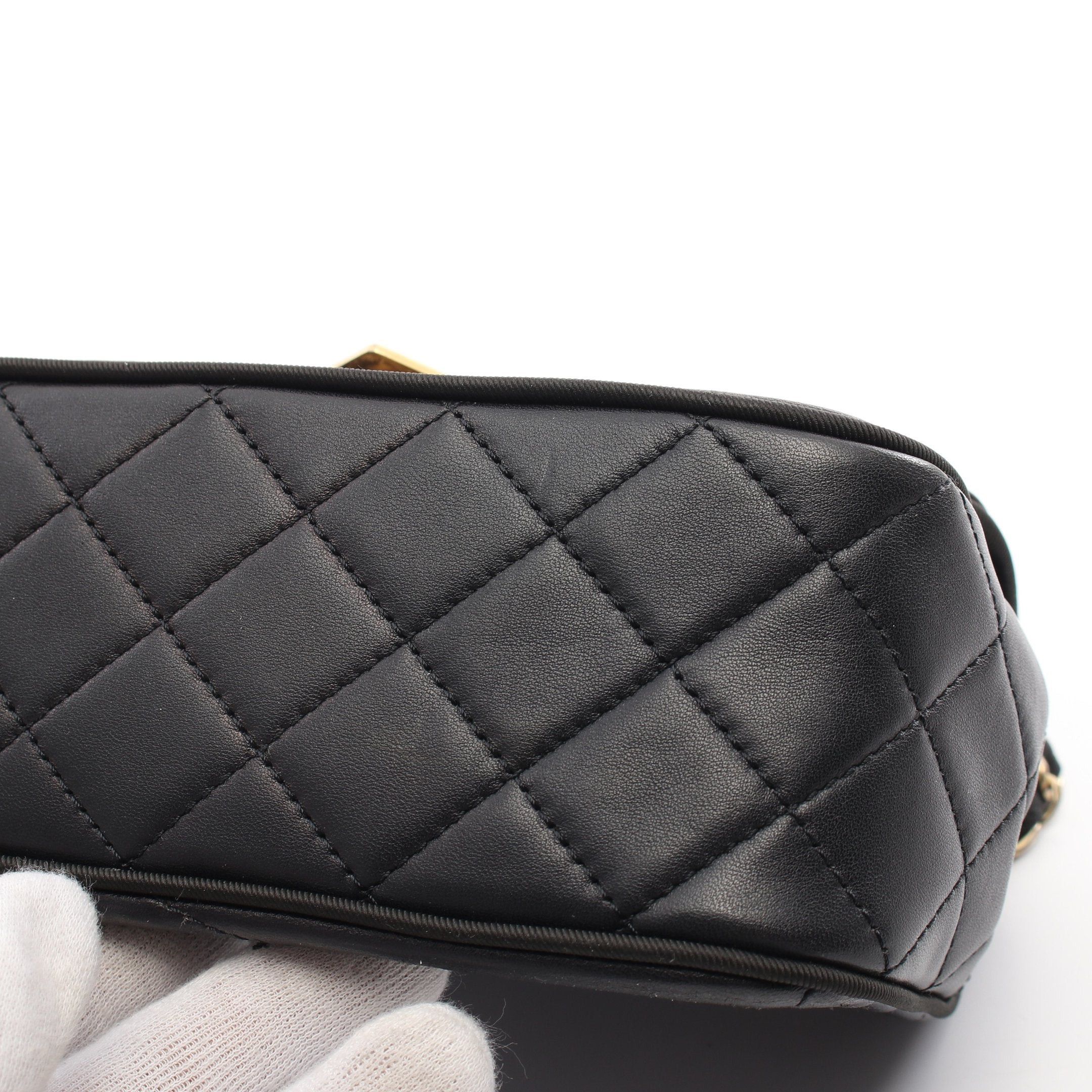 Chanel Chanel Double Chain Shoulder Bag Wave Stitch Lambskin Black Gold Hardware Size ONE SIZE - 8 Thumbnail