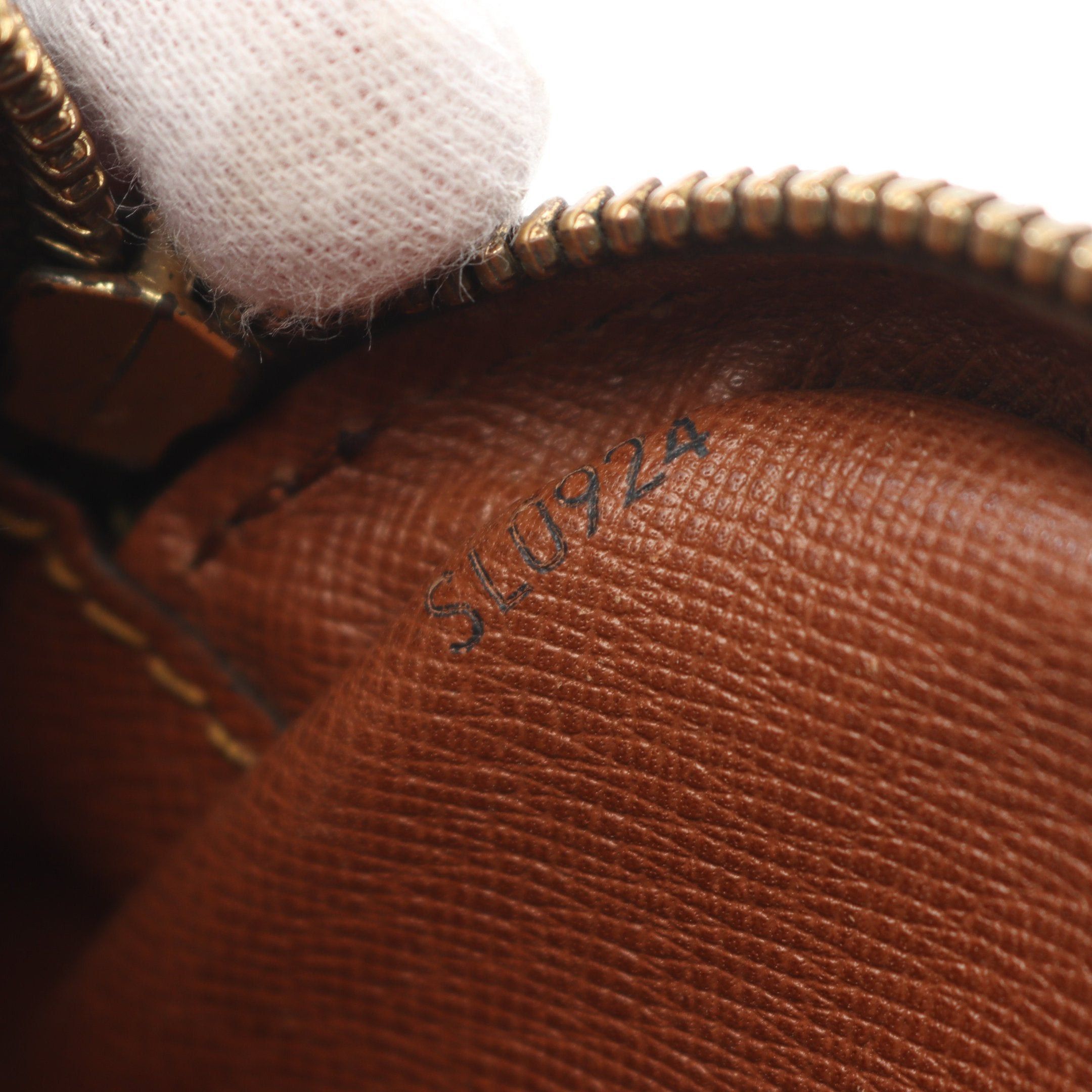 Louis Vuitton Louis Vuitton Marly Dragonne Pm Monogram Clutch Bag Second Leather Brown Size ONE SIZE - 5 Thumbnail