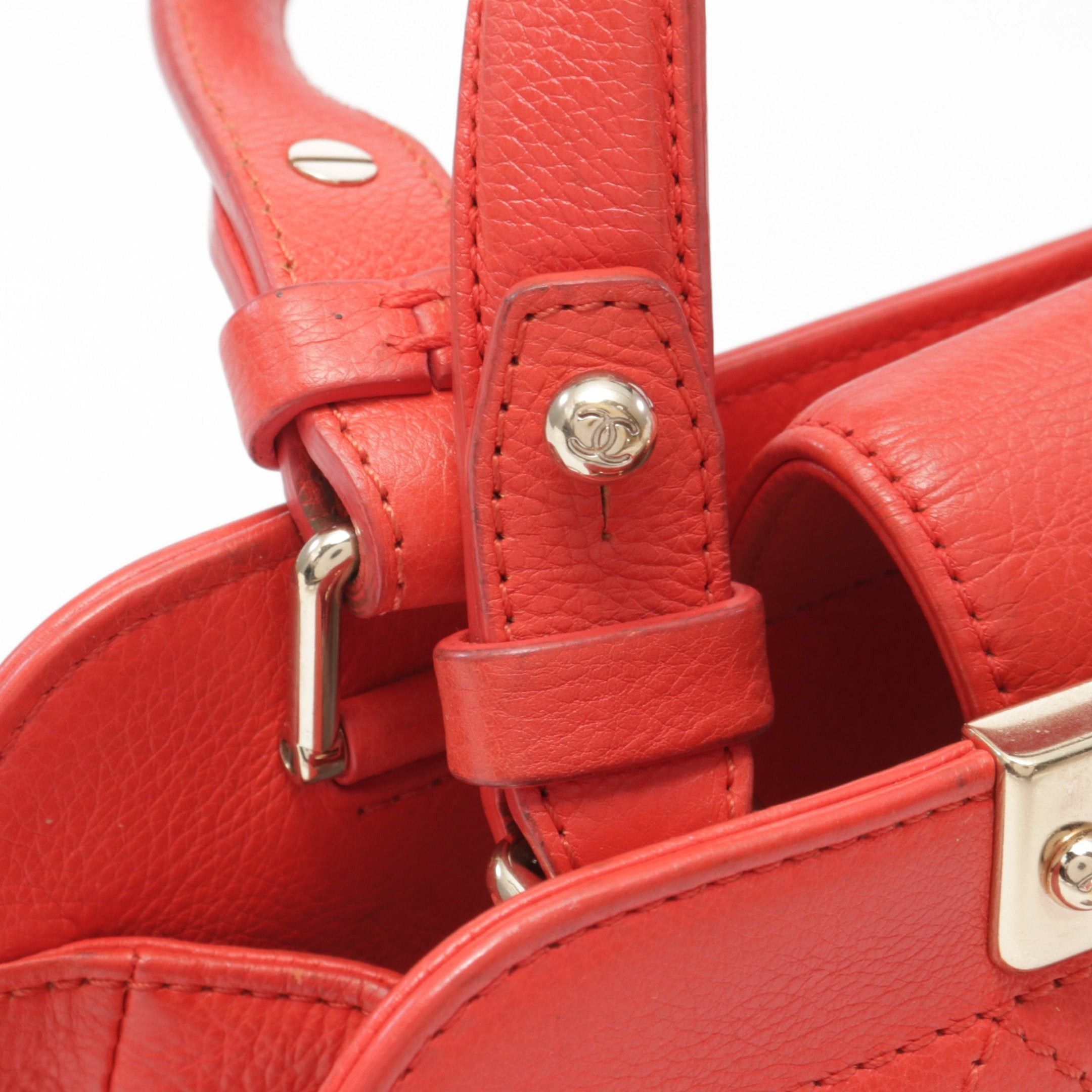Chanel Chanel Matelasse Chain Shoulder Bag Leather Red Gold Hardware Size ONE SIZE - 9 Thumbnail