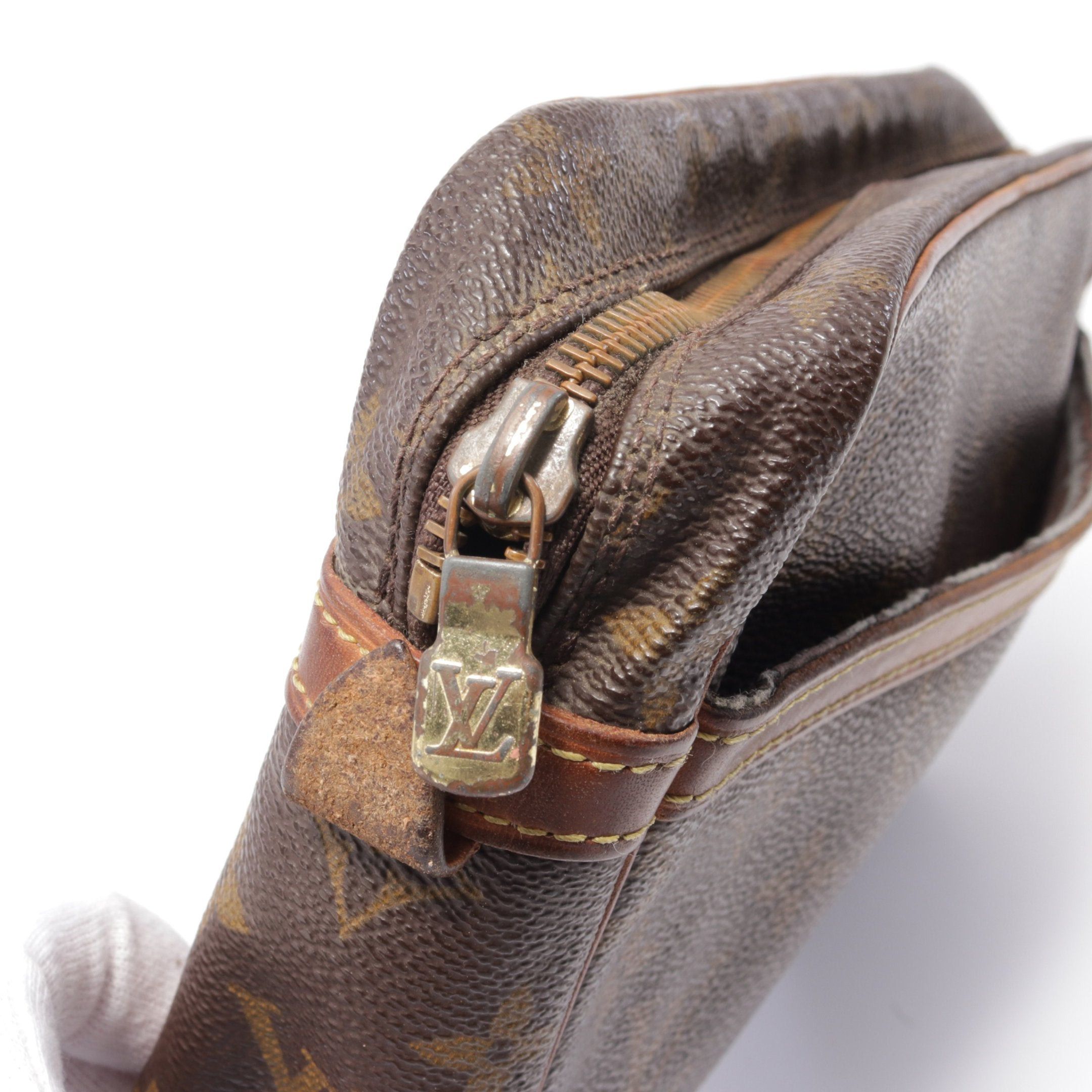 Louis Vuitton Louis Vuitton Compiègne 23 Monogram Clutch Bag Second Leather Brown Size ONE SIZE - 9 Thumbnail