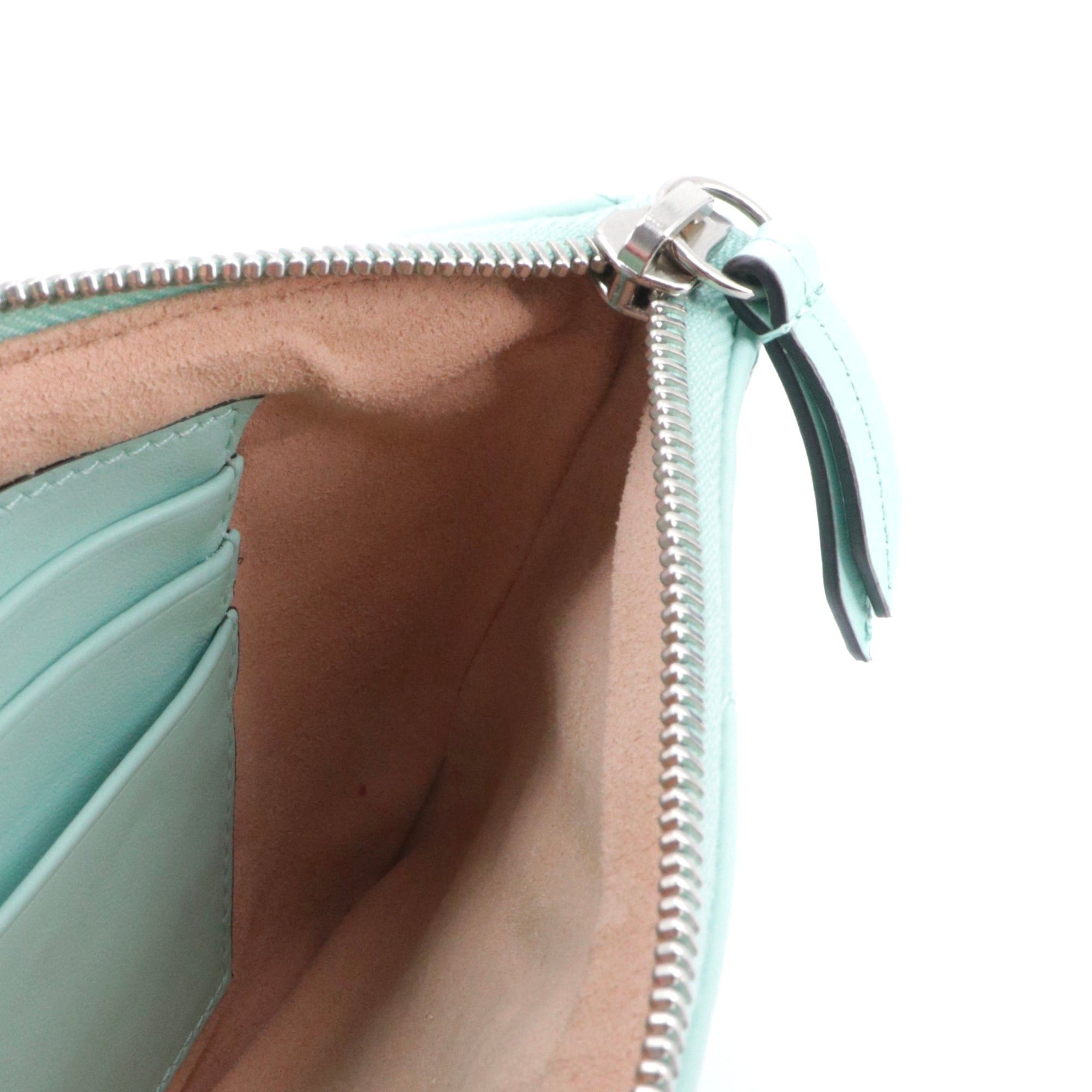 Gucci GUCCI - Gucci GG Marmont clutch in pastel blue chevron leather Size ONE SIZE - 8 Thumbnail