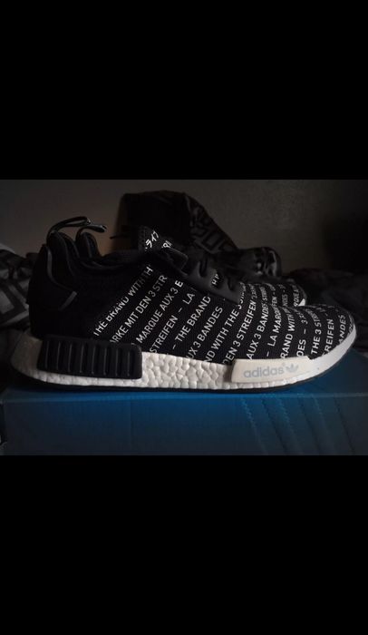 Adidas nmd r1 on sale blackout