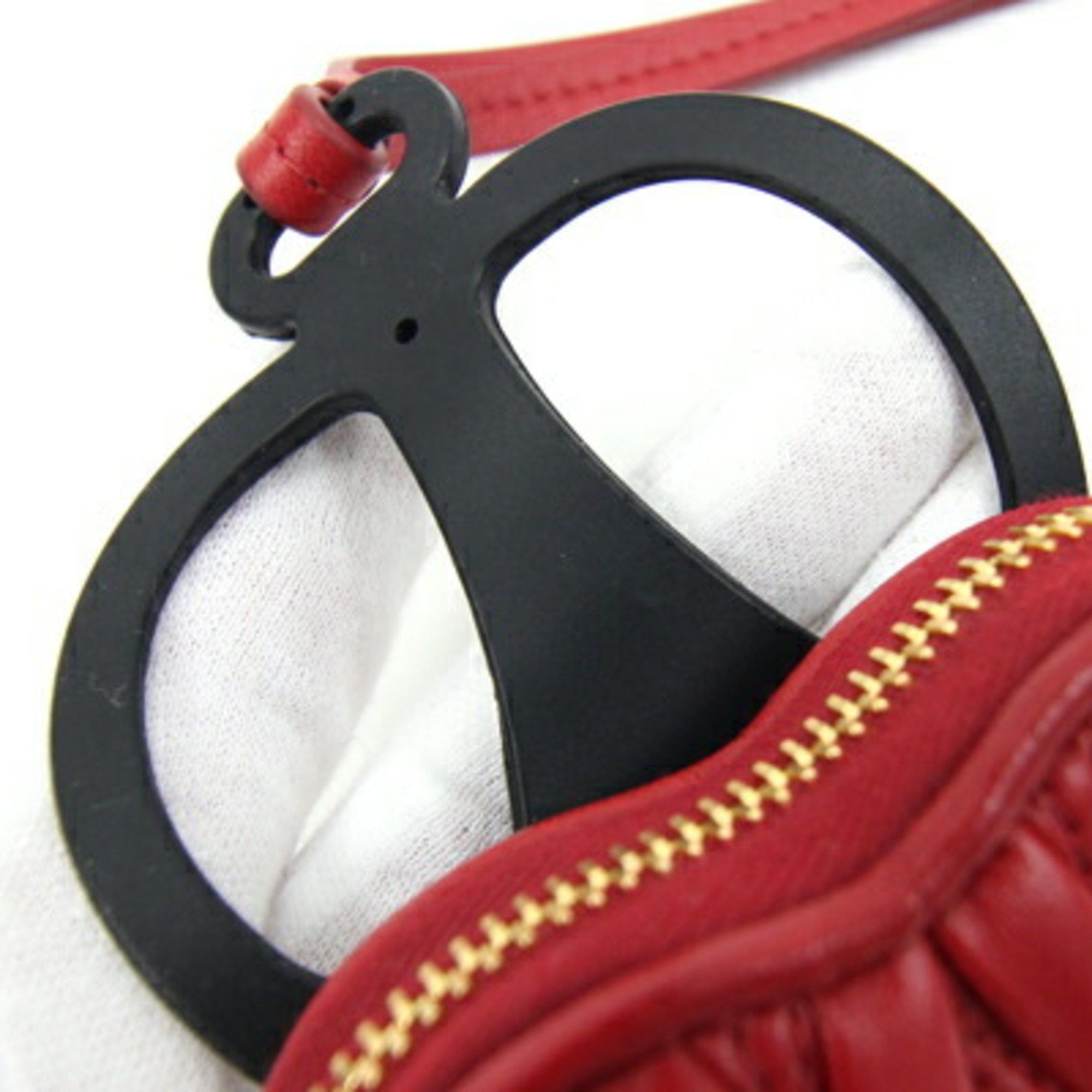Miu Miu Miu Miu Miu Smartphone Case Matelasse 5ZT021 Red Leather Cover Neck Strap Heart Mini Pouch Women's MIU Size ONE SIZE - 4 Thumbnail