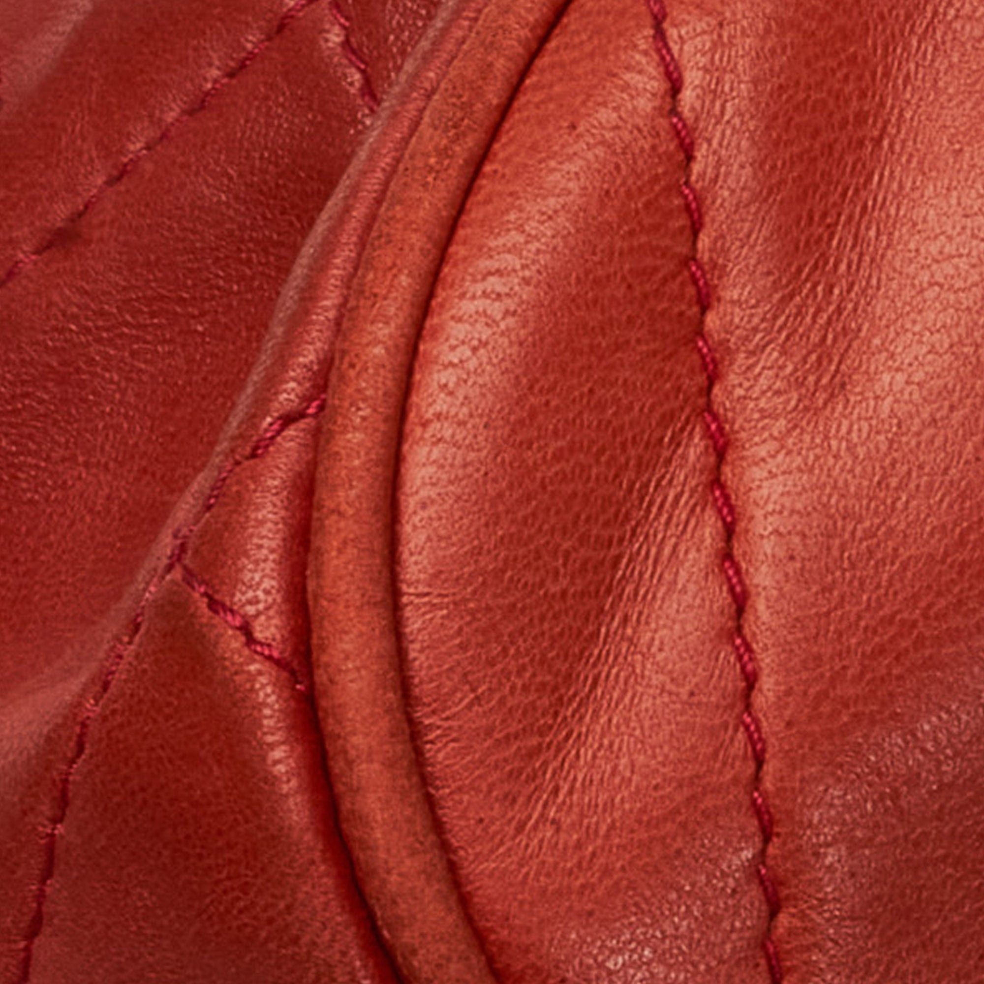 Chanel Round red quilted shoulder bag with fringes and pompoms Size ONE SIZE - 12 Thumbnail