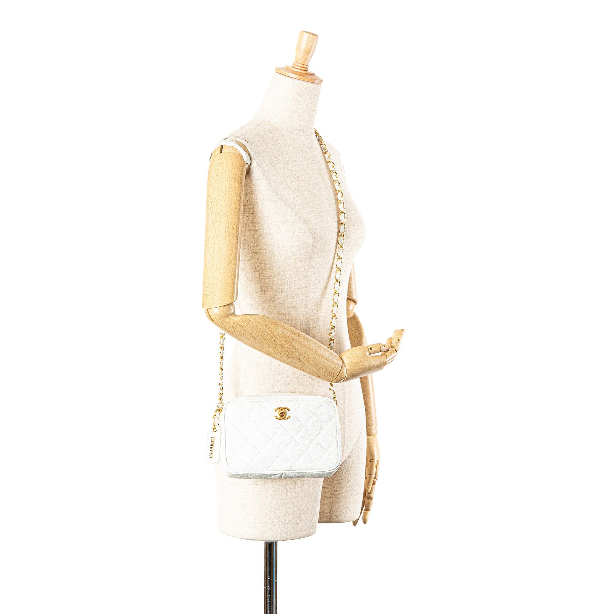 Chanel Chanel Quilted Caviar CC Camera Bag White Size ONE SIZE - 13 Thumbnail
