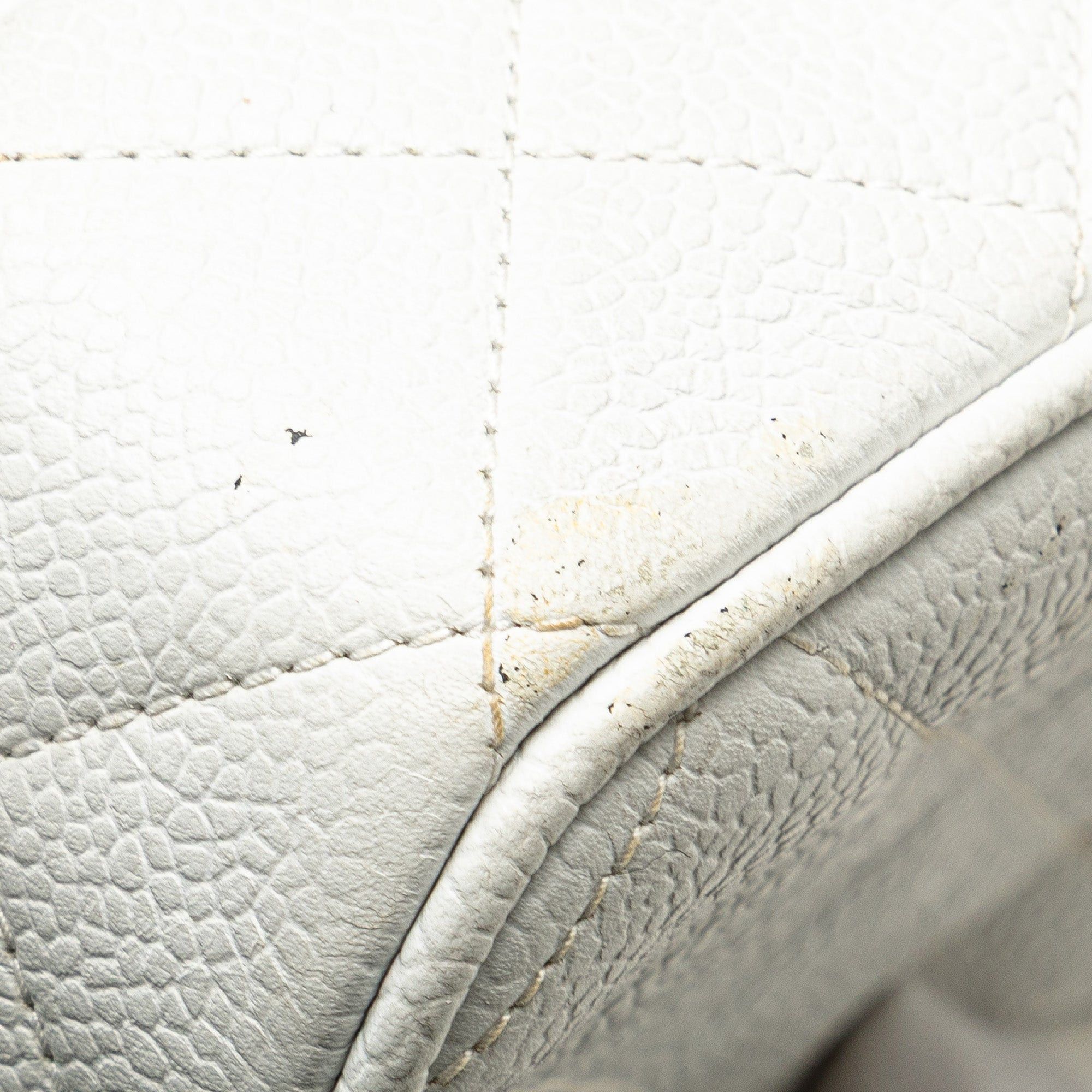 Chanel Chanel Quilted Caviar CC Camera Bag White Size ONE SIZE - 10 Thumbnail