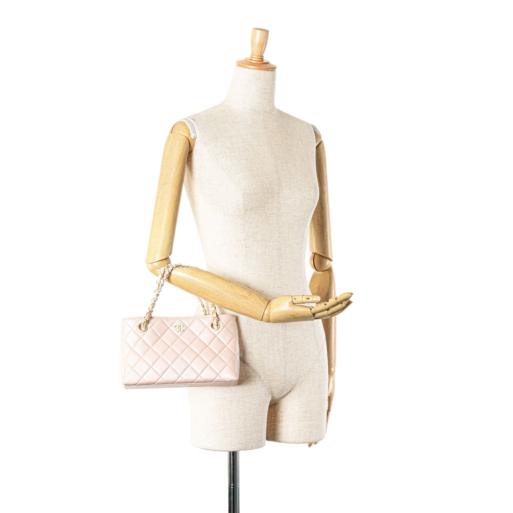 Chanel Chanel CC Quilted Irisdescent Lambskin Chain Handbag Pink Size ONE SIZE - 9 Thumbnail