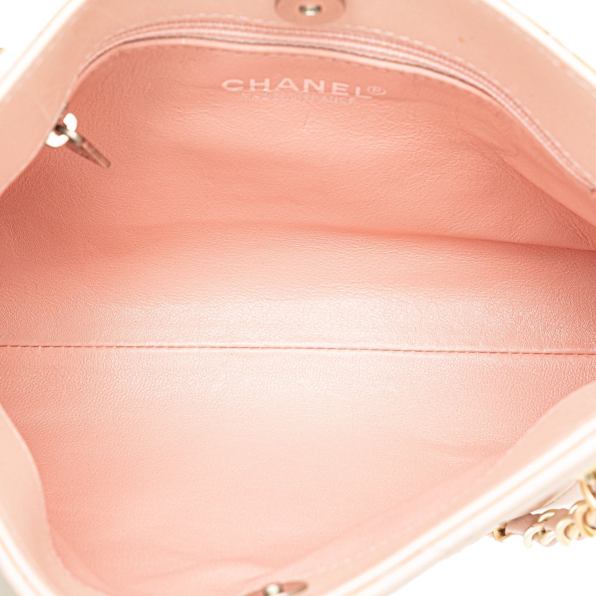 Chanel Chanel CC Quilted Irisdescent Lambskin Chain Handbag Pink Size ONE SIZE - 4 Thumbnail