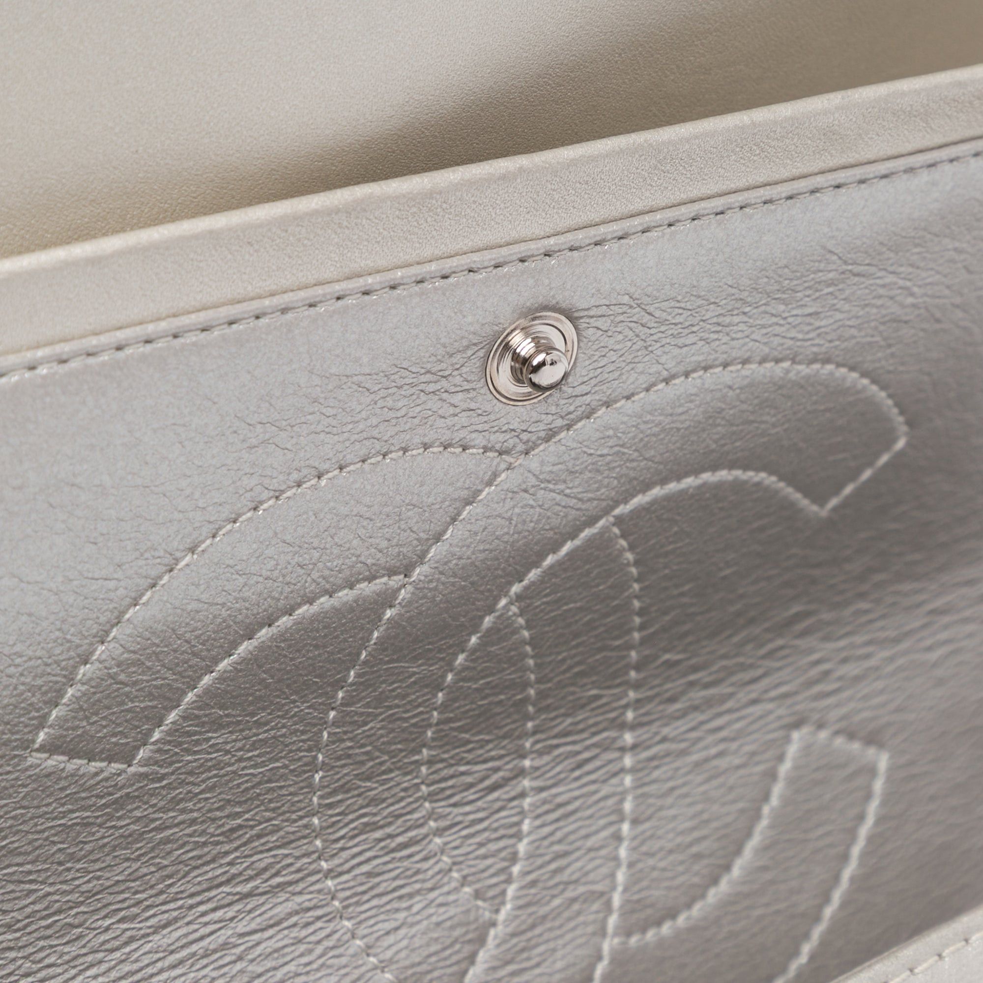 Chanel Chanel Reissue 2.55 Aged Calfskin Double Flap 226 Silver Size ONE SIZE - 10 Thumbnail