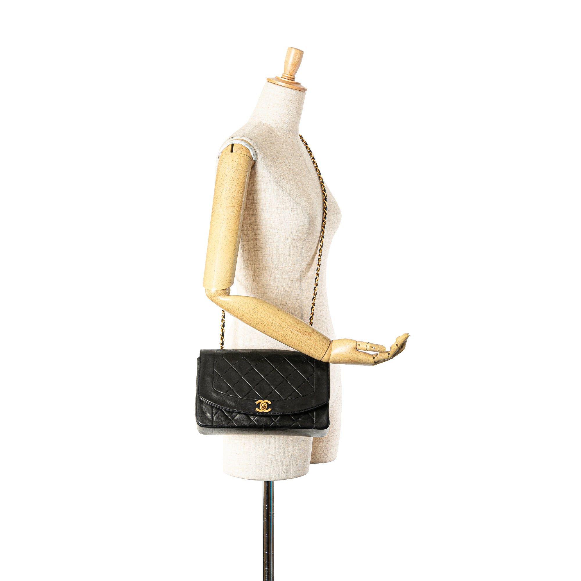 Chanel Chanel Medium Lambskin Diana Flap Black Size ONE SIZE - 8 Thumbnail