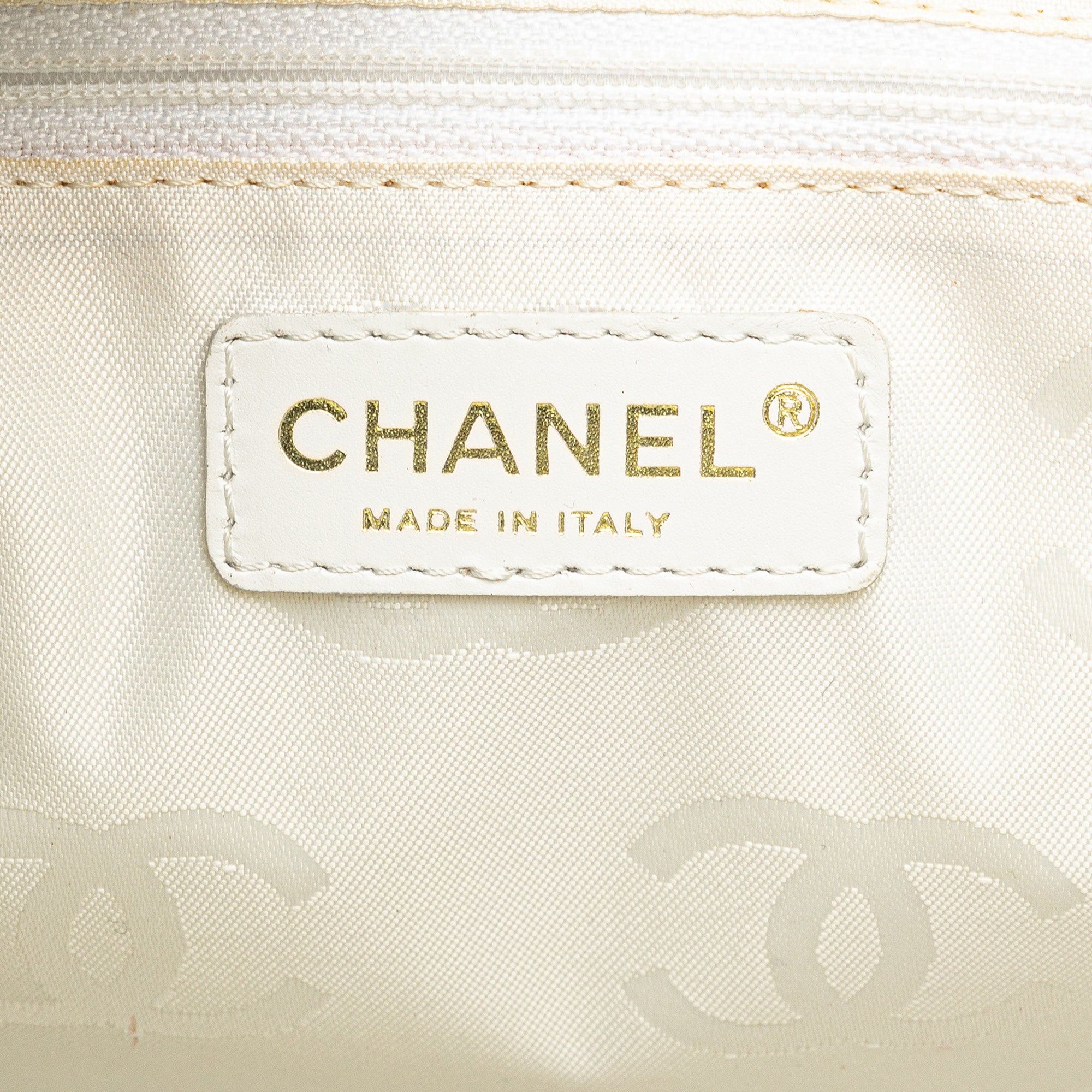 Chanel Chanel CC Quilted Lambskin Wild Stitch Handbag White Size ONE SIZE - 6 Thumbnail