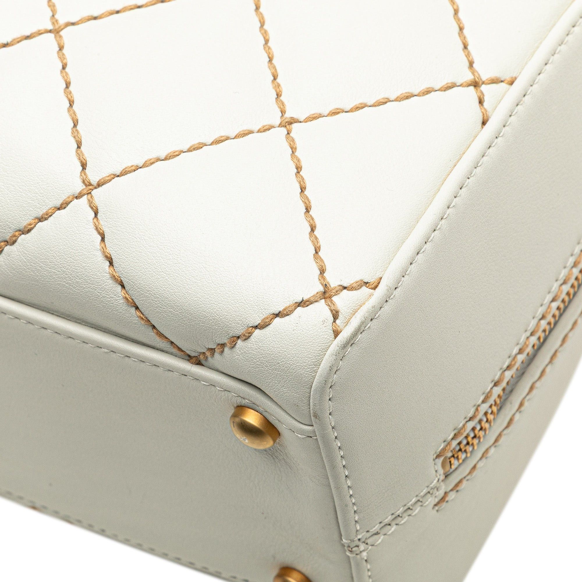 Chanel Chanel CC Quilted Lambskin Wild Stitch Handbag White Size ONE SIZE - 16 Thumbnail