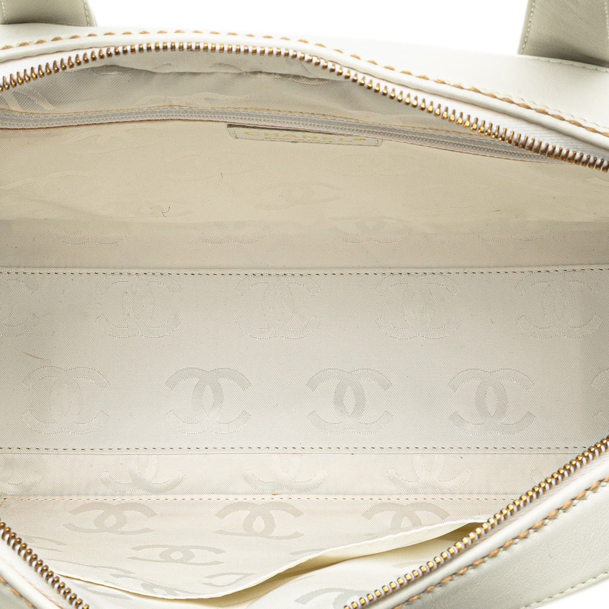 Chanel Chanel CC Quilted Lambskin Wild Stitch Handbag White Size ONE SIZE - 4 Thumbnail