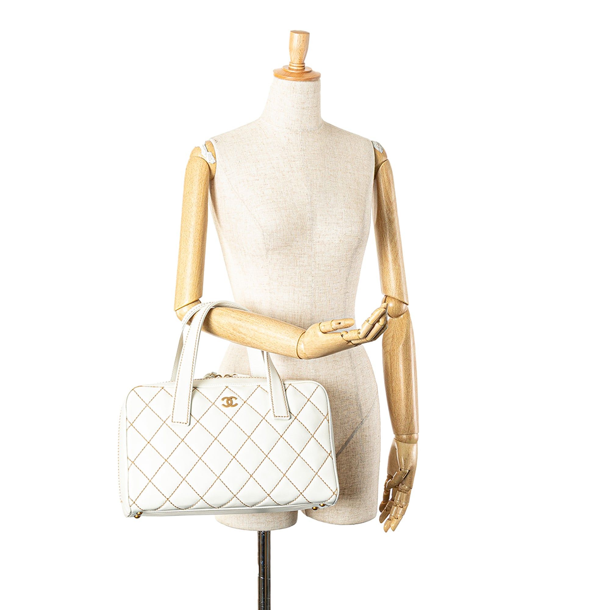 Chanel Chanel CC Quilted Lambskin Wild Stitch Handbag White Size ONE SIZE - 18 Thumbnail