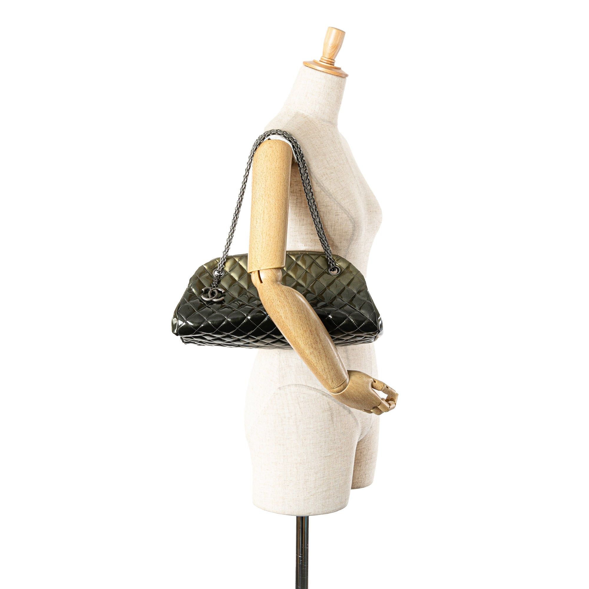 Chanel Chanel Medium Patent Ombre Just Mademoiselle Shoulder Bag Green Size ONE SIZE - 12 Thumbnail