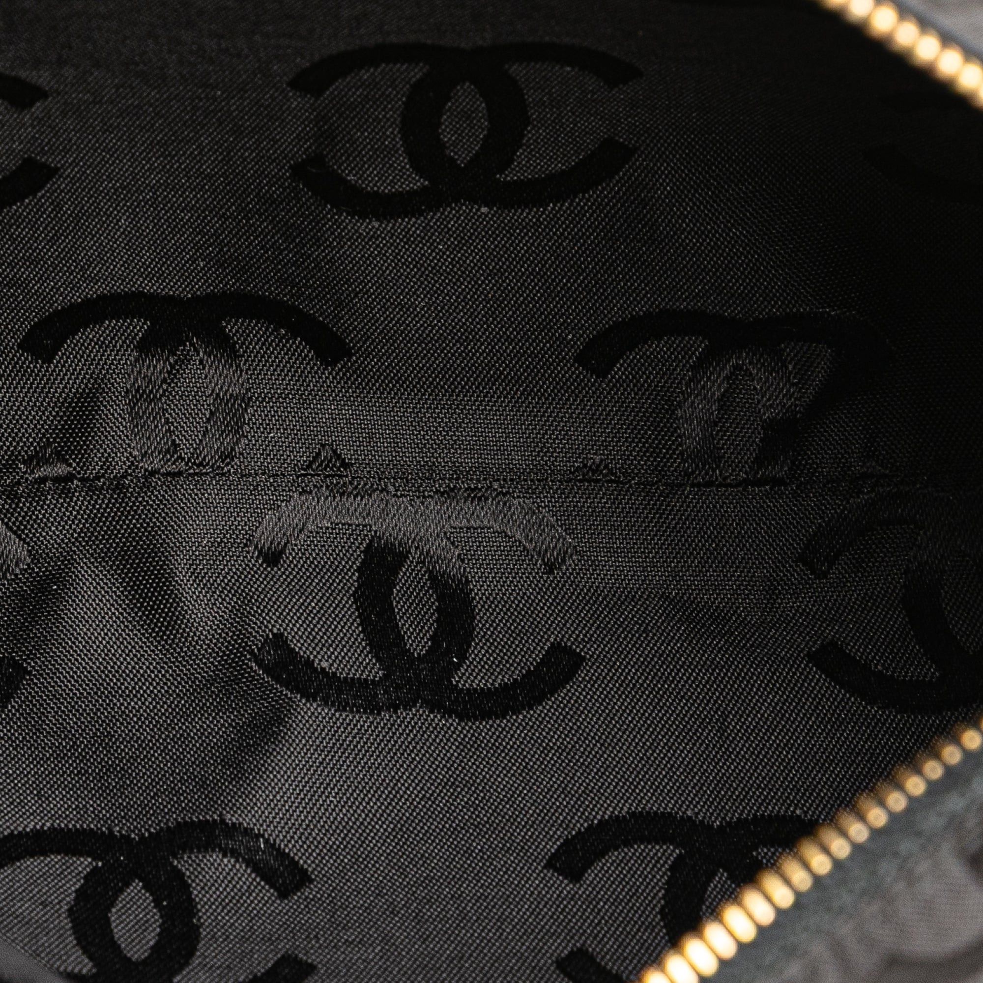 Chanel Chanel CC Chevron Lambskin Camera Shoulder Bag Black Size ONE SIZE - 4 Thumbnail