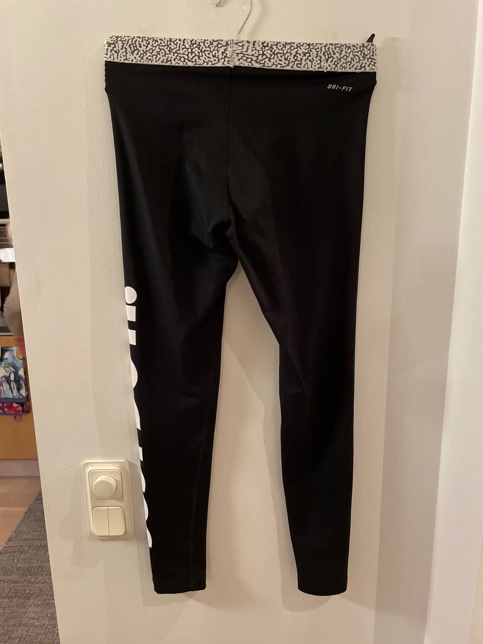 Nike Nike Sweatpants Size 28" / US 6 / IT 42 - 3 Thumbnail