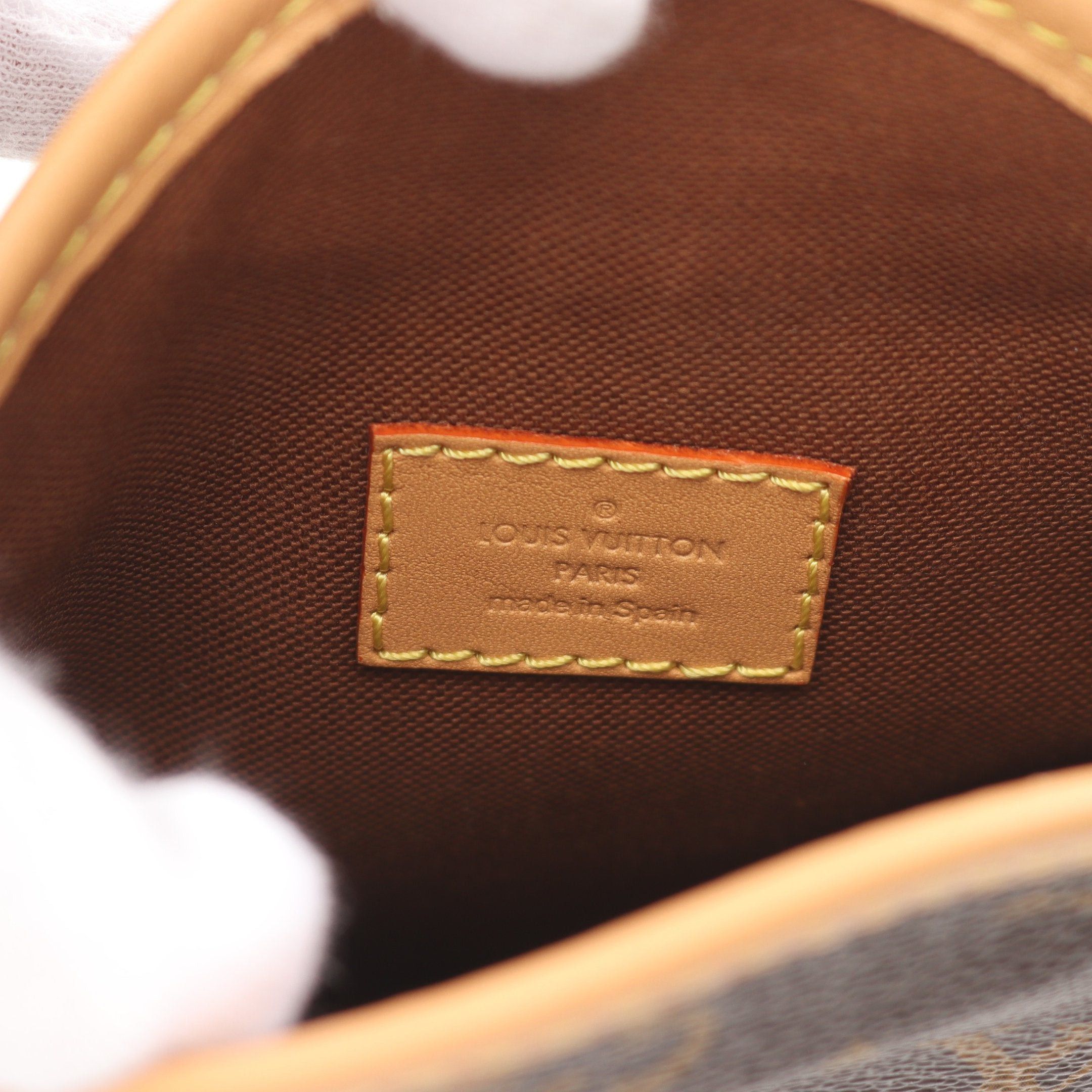 Louis Vuitton Louis Vuitton Fold Me Pouch Monogram Shoulder Bag Leather Brown Size ONE SIZE - 4 Thumbnail