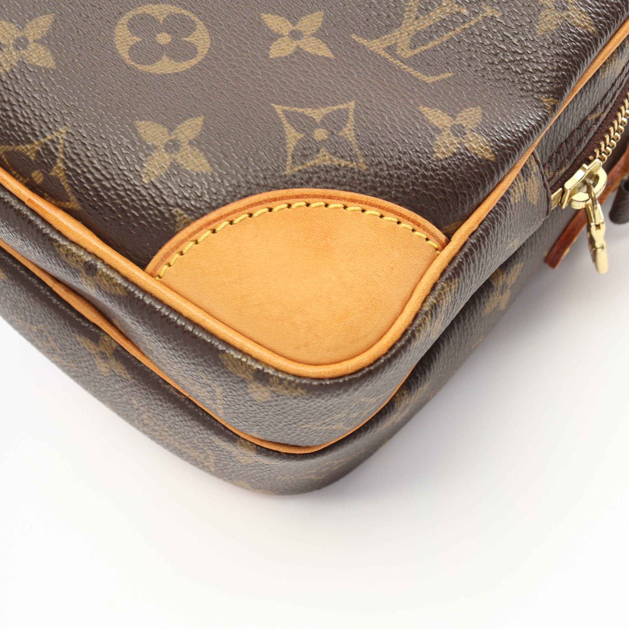 Louis Vuitton Louis Vuitton Amazon Monogram Shoulder Bag Leather Brown Size ONE SIZE - 10 Thumbnail