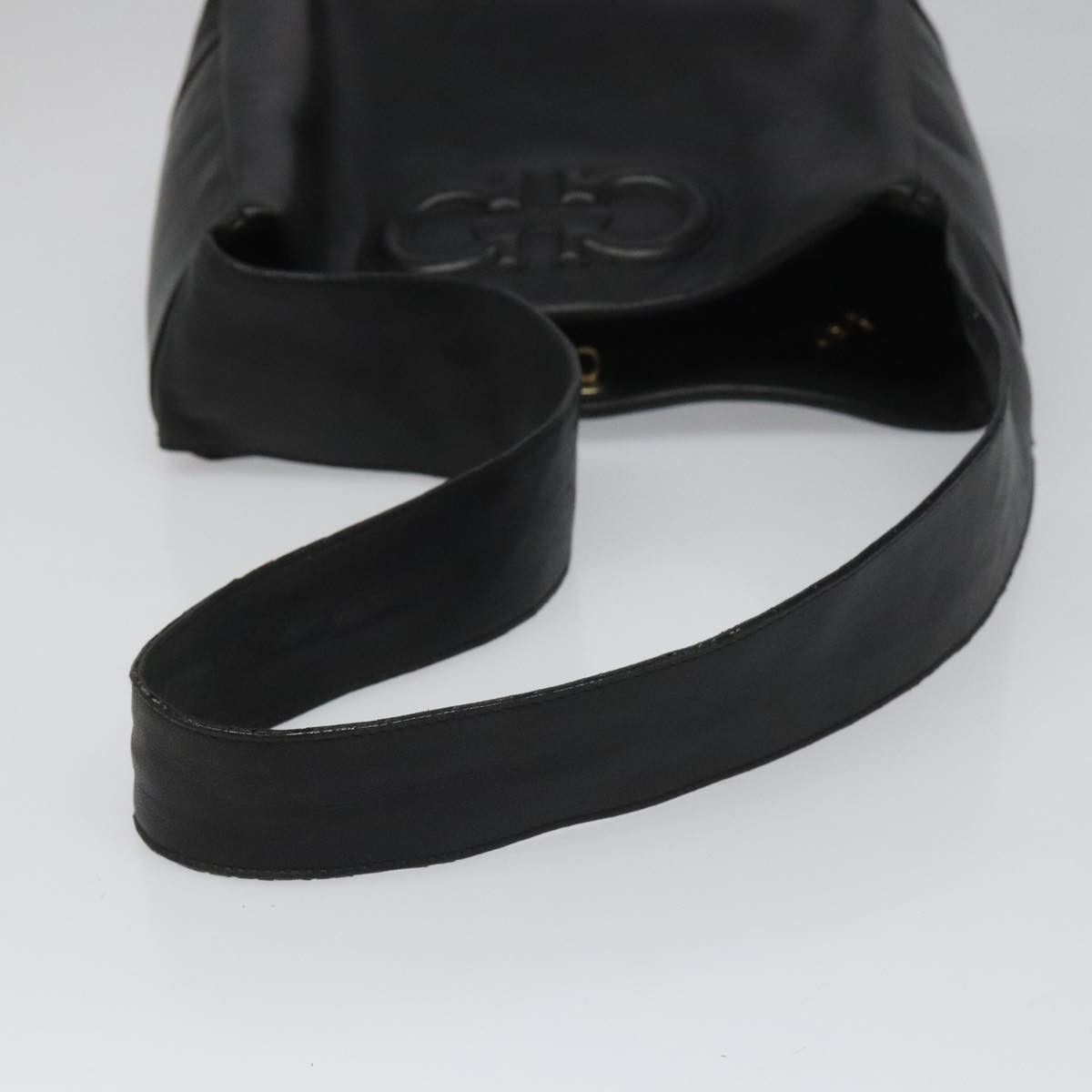 Salvatore Ferragamo Gancini Black Leather Shoulder Bag (Pre-Owned) Size ONE SIZE - 5 Thumbnail
