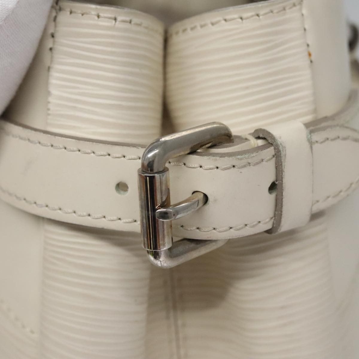 Louis Vuitton Passy White Leather Handbag (Pre-Owned) Size ONE SIZE - 12 Thumbnail