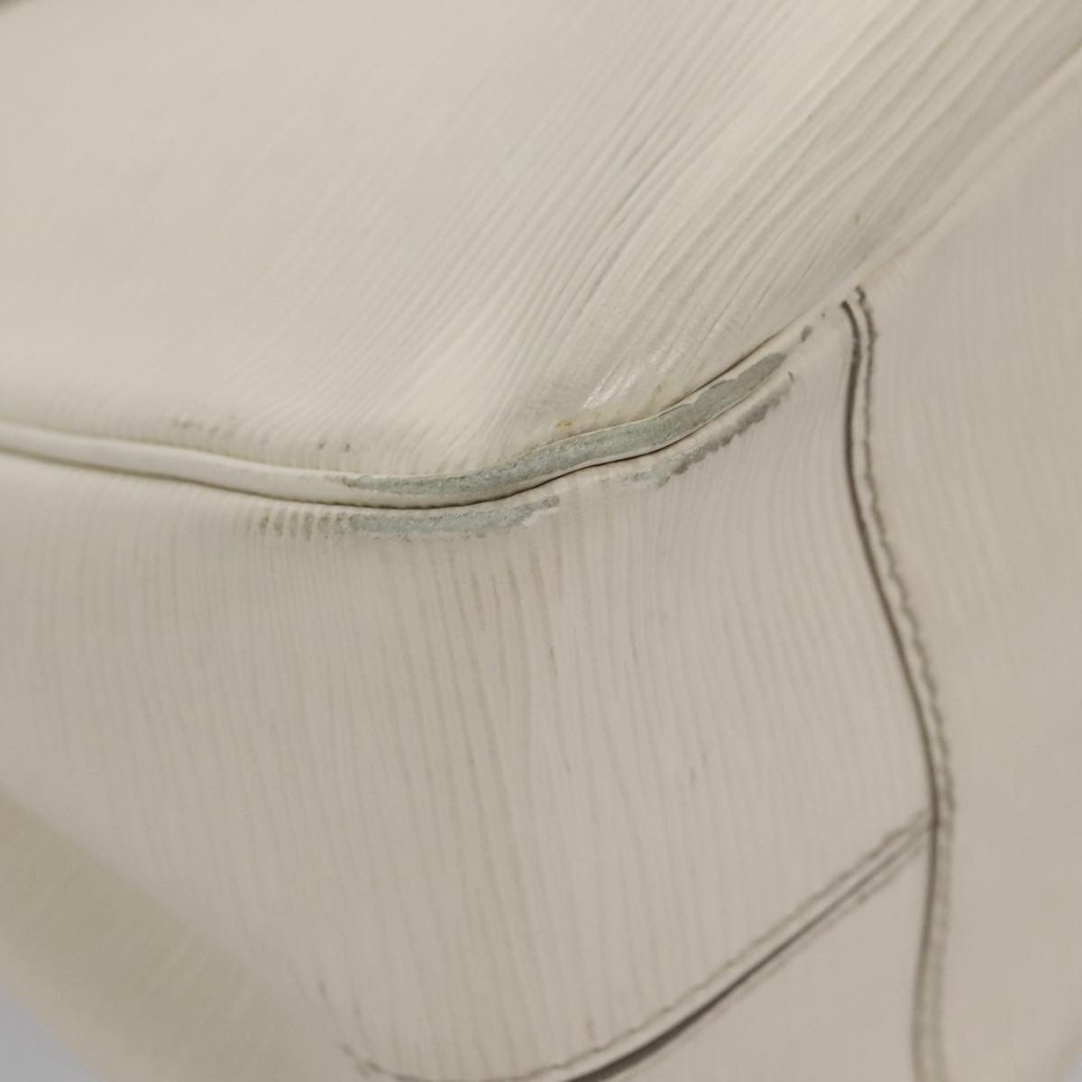 Louis Vuitton Passy White Leather Handbag (Pre-Owned) Size ONE SIZE - 10 Thumbnail