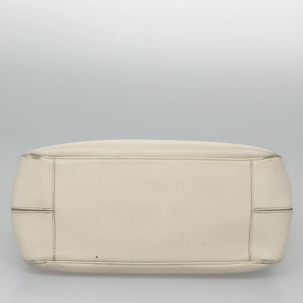 Louis Vuitton Passy White Leather Handbag (Pre-Owned) Size ONE SIZE - 7 Thumbnail