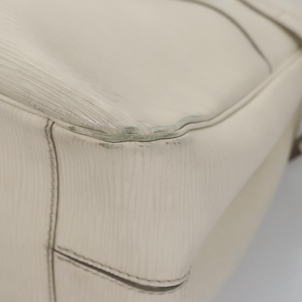 Louis Vuitton Passy White Leather Handbag (Pre-Owned) Size ONE SIZE - 11 Thumbnail