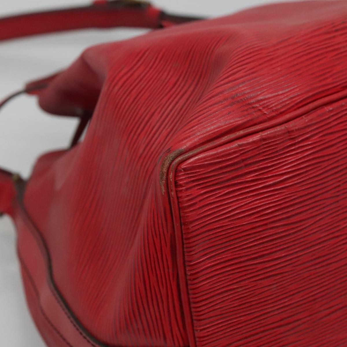 Louis Vuitton Petit Noé Red Leather Shoulder Bag (Pre-Owned) Size ONE SIZE - 10 Thumbnail