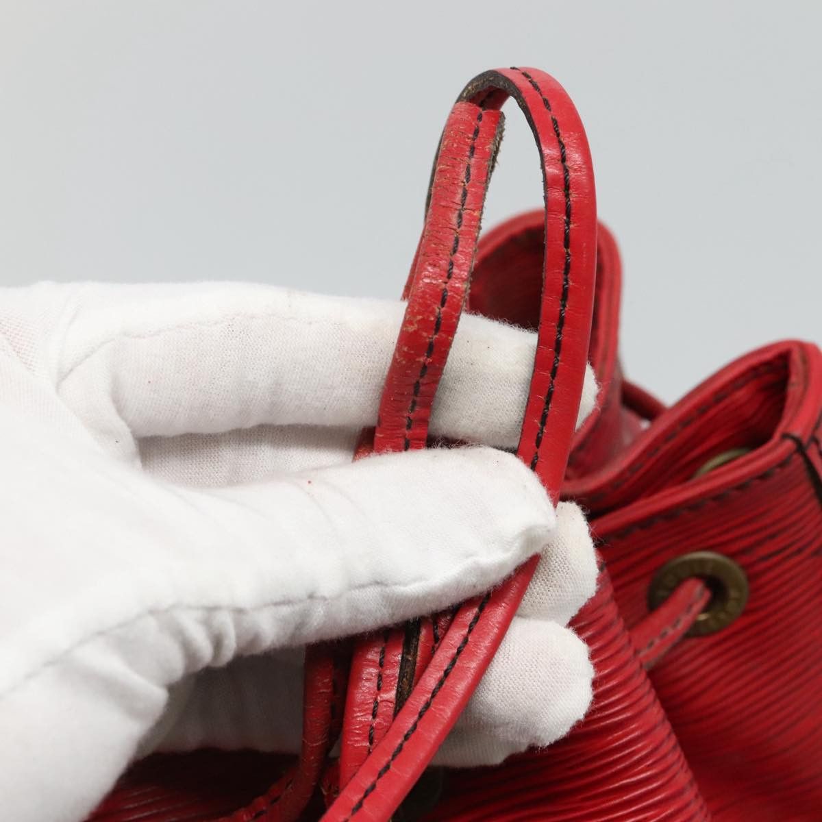 Louis Vuitton Petit Noé Red Leather Shoulder Bag (Pre-Owned) Size ONE SIZE - 15 Thumbnail