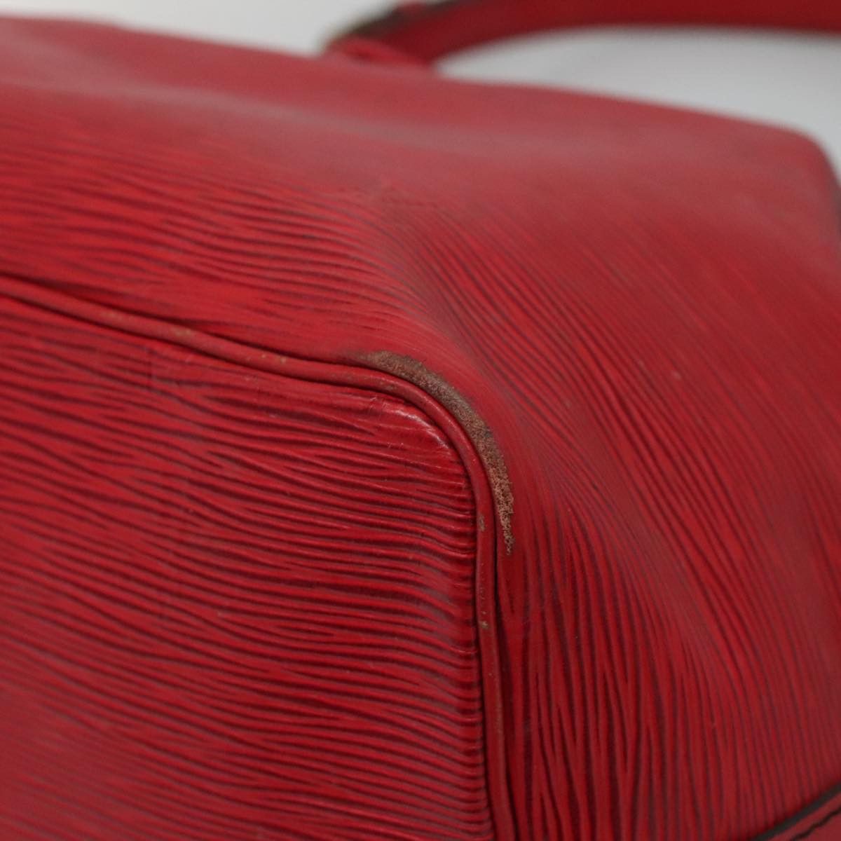Louis Vuitton Petit Noé Red Leather Shoulder Bag (Pre-Owned) Size ONE SIZE - 9 Thumbnail