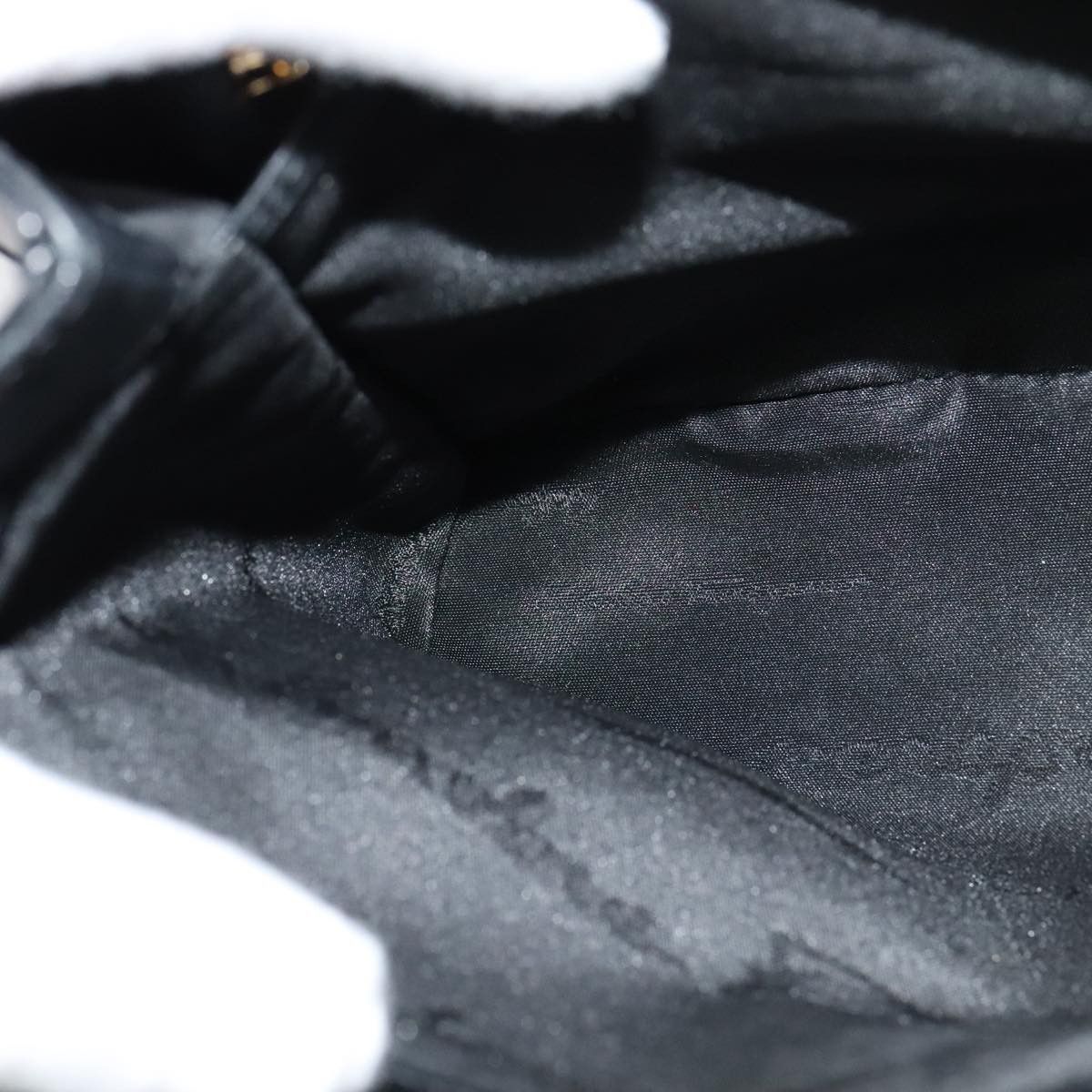 Salvatore Ferragamo Gancini Black Leather Handbag (Pre-Owned) Size ONE SIZE - 19 Thumbnail