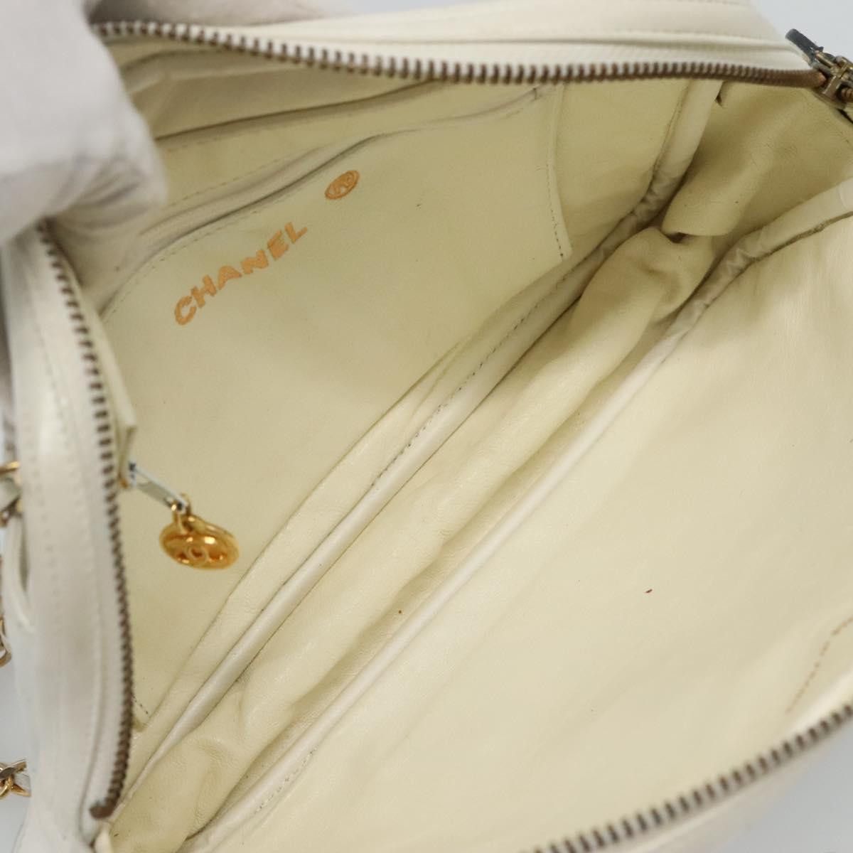 Chanel Camera White Leather Shoulder Bag (Pre-Owned) Size ONE SIZE - 13 Thumbnail