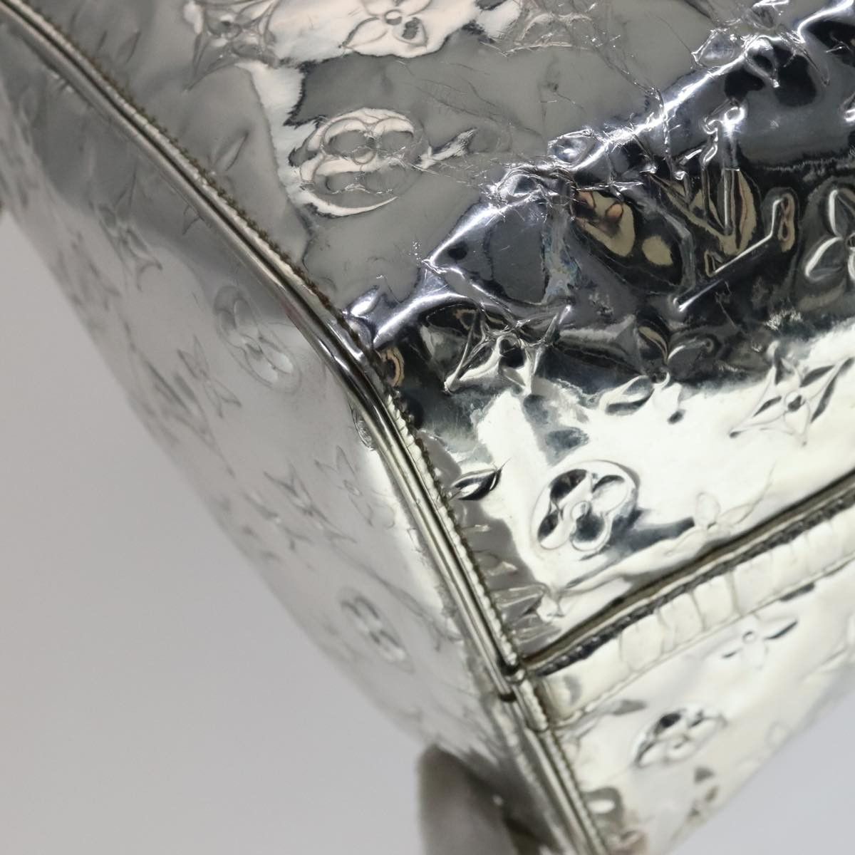 Louis Vuitton Speedy 35 Silver Patent Leather Handbag (Pre-Owned) Size ONE SIZE - 8 Thumbnail