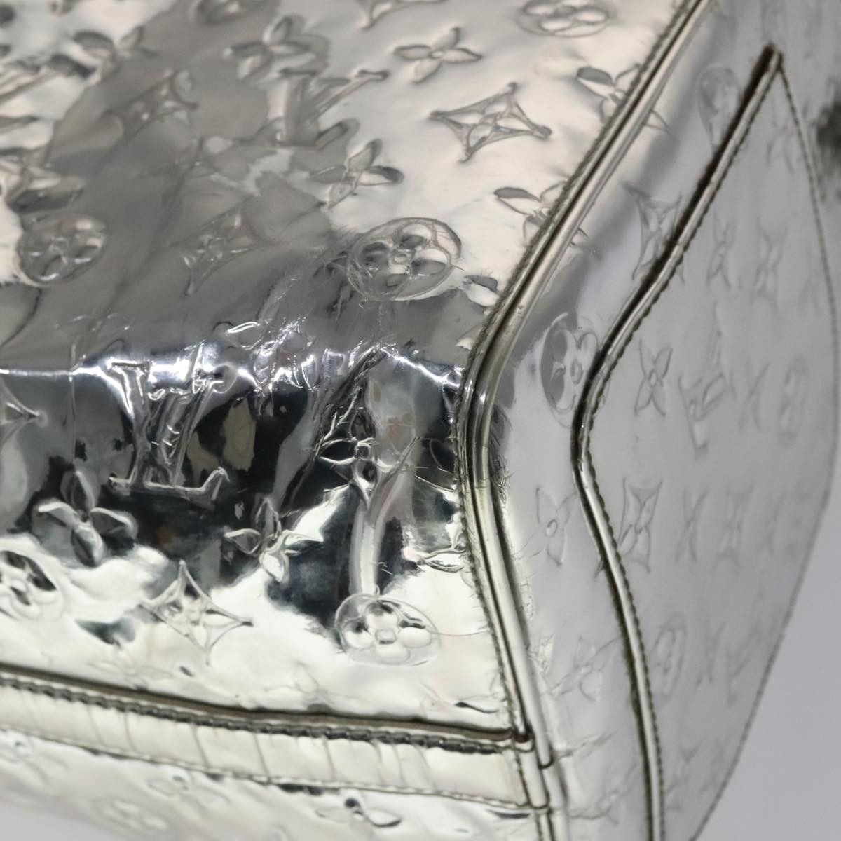 Louis Vuitton Speedy 35 Silver Patent Leather Handbag (Pre-Owned) Size ONE SIZE - 9 Thumbnail