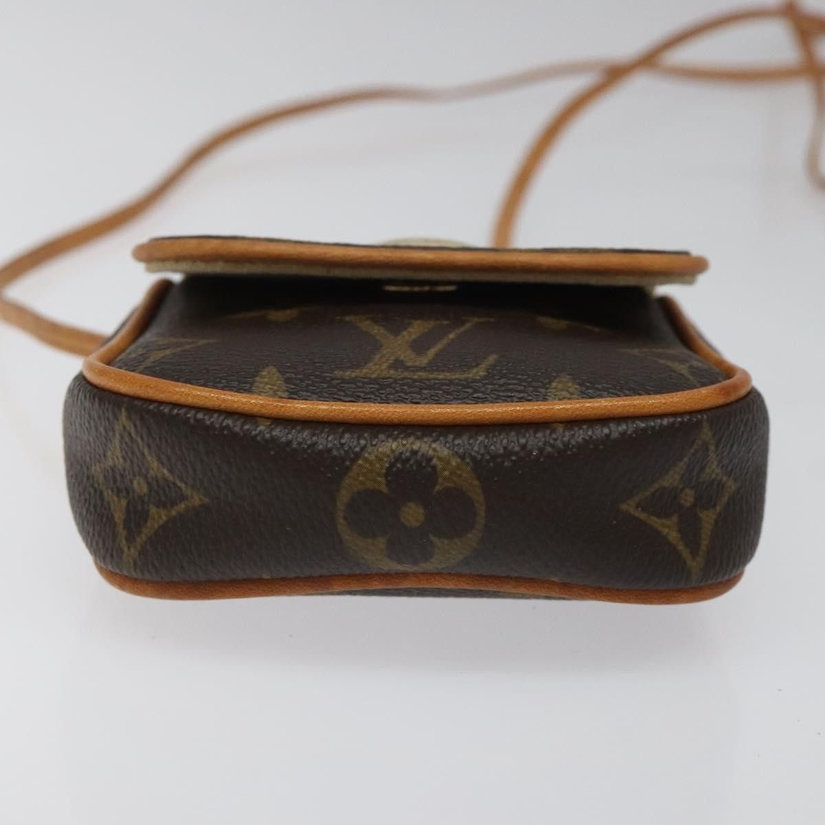 Louis Vuitton Cancun Brown Canvas Clutch Bag (Pre-Owned) Size ONE SIZE - 19 Thumbnail